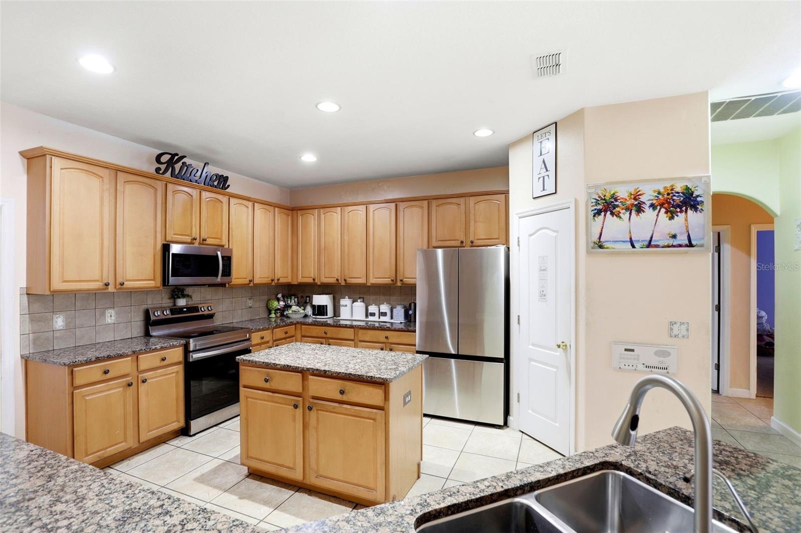 Image 11 of 28 For 9669 Westover Club Circle