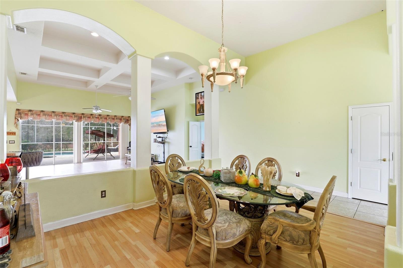 Image 7 of 28 For 9669 Westover Club Circle