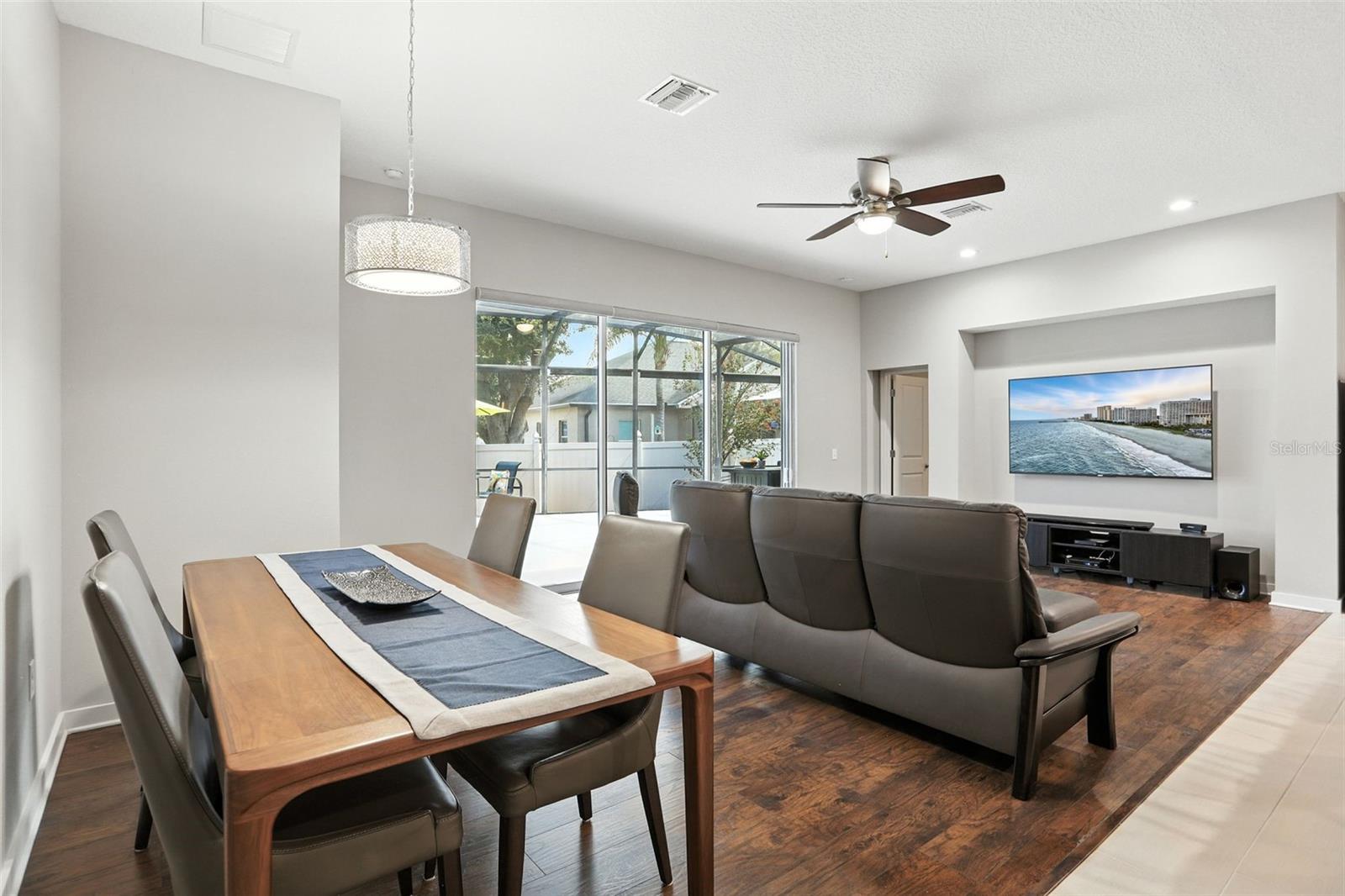 Image 16 of 63 For 1075 Chase Drive