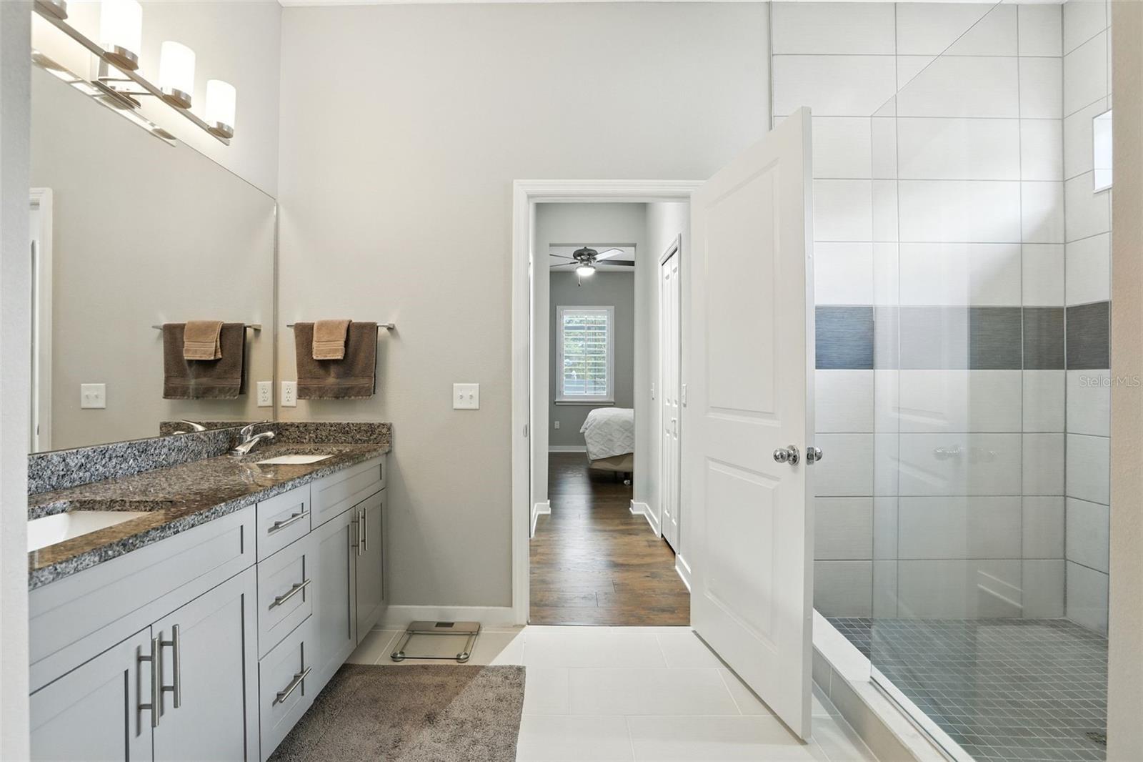 Image 22 of 63 For 1075 Chase Drive