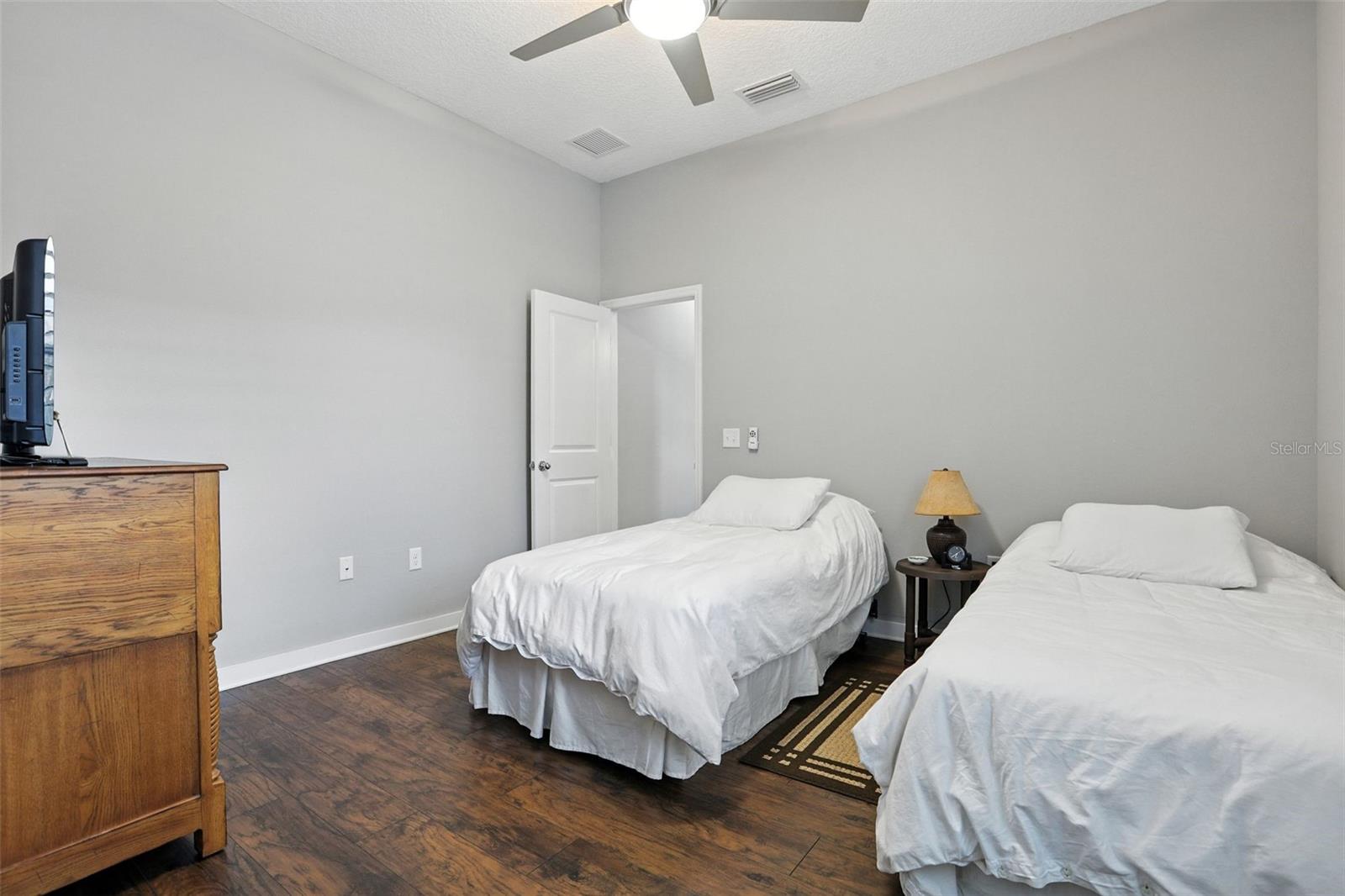 Image 29 of 63 For 1075 Chase Drive