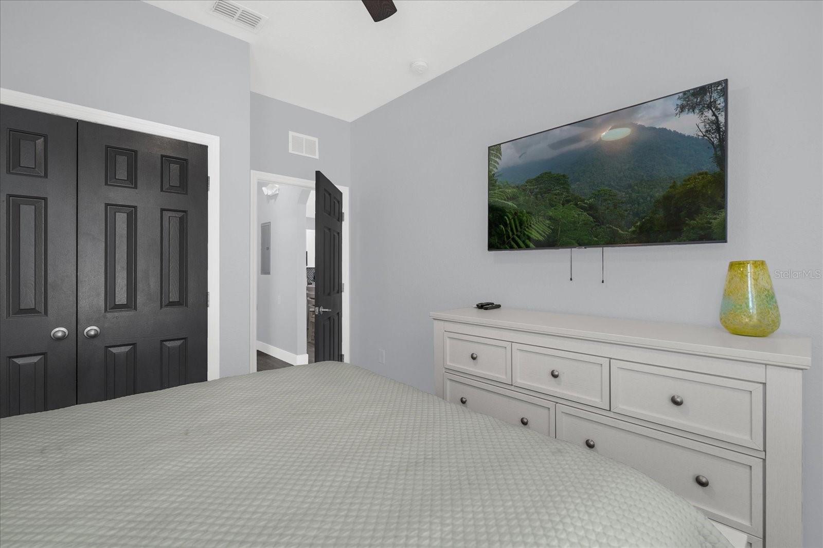 Image 21 of 25 For 7671 Comrow Street 303