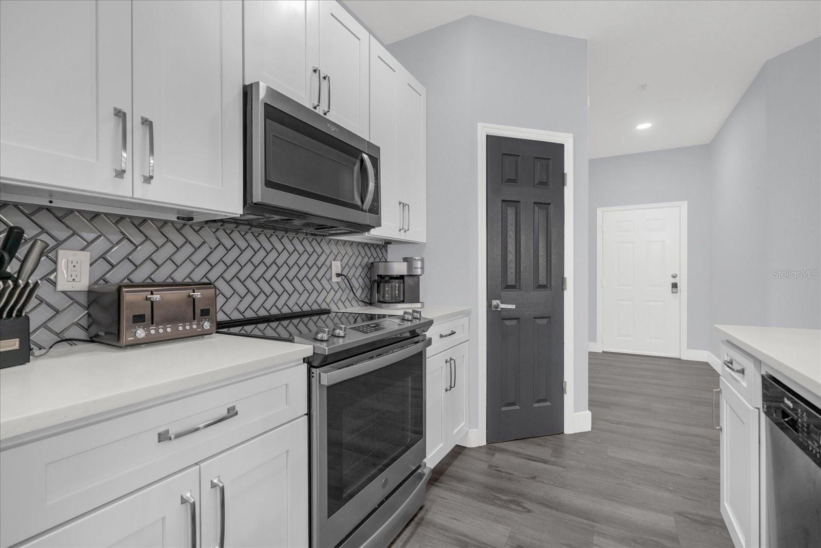 Image 5 of 25 For 7671 Comrow Street 303