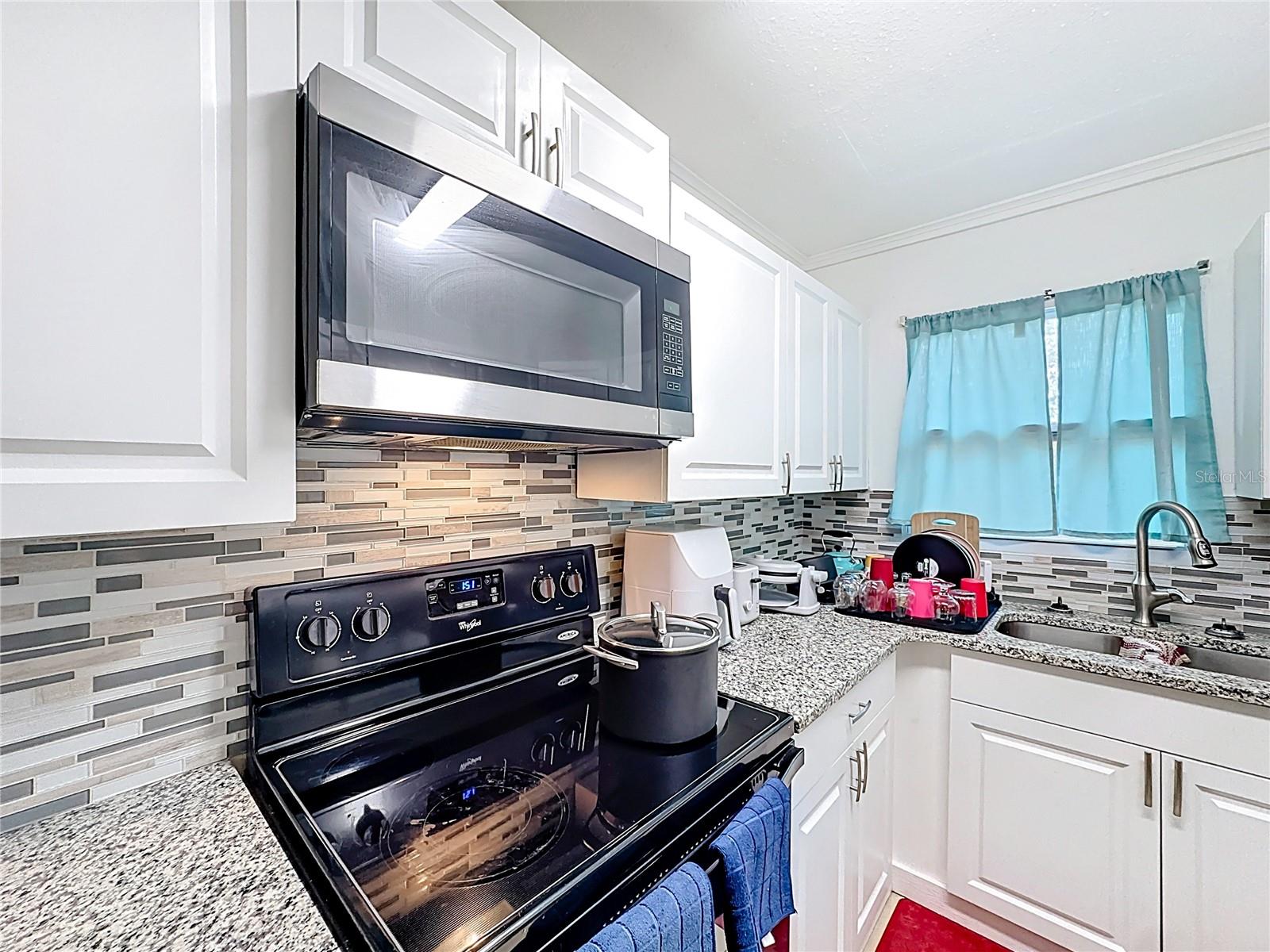 Image 14 of 35 For 741 Hillview Drive