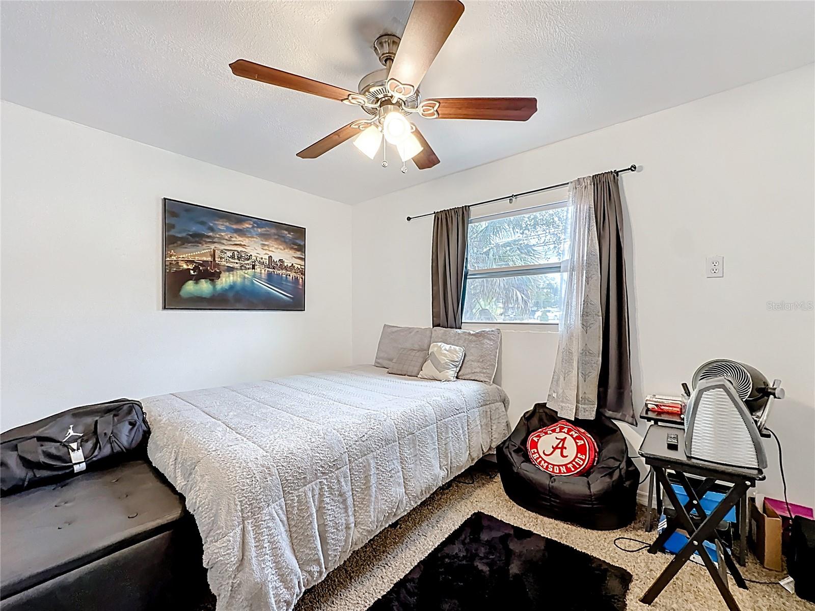 Image 20 of 35 For 741 Hillview Drive