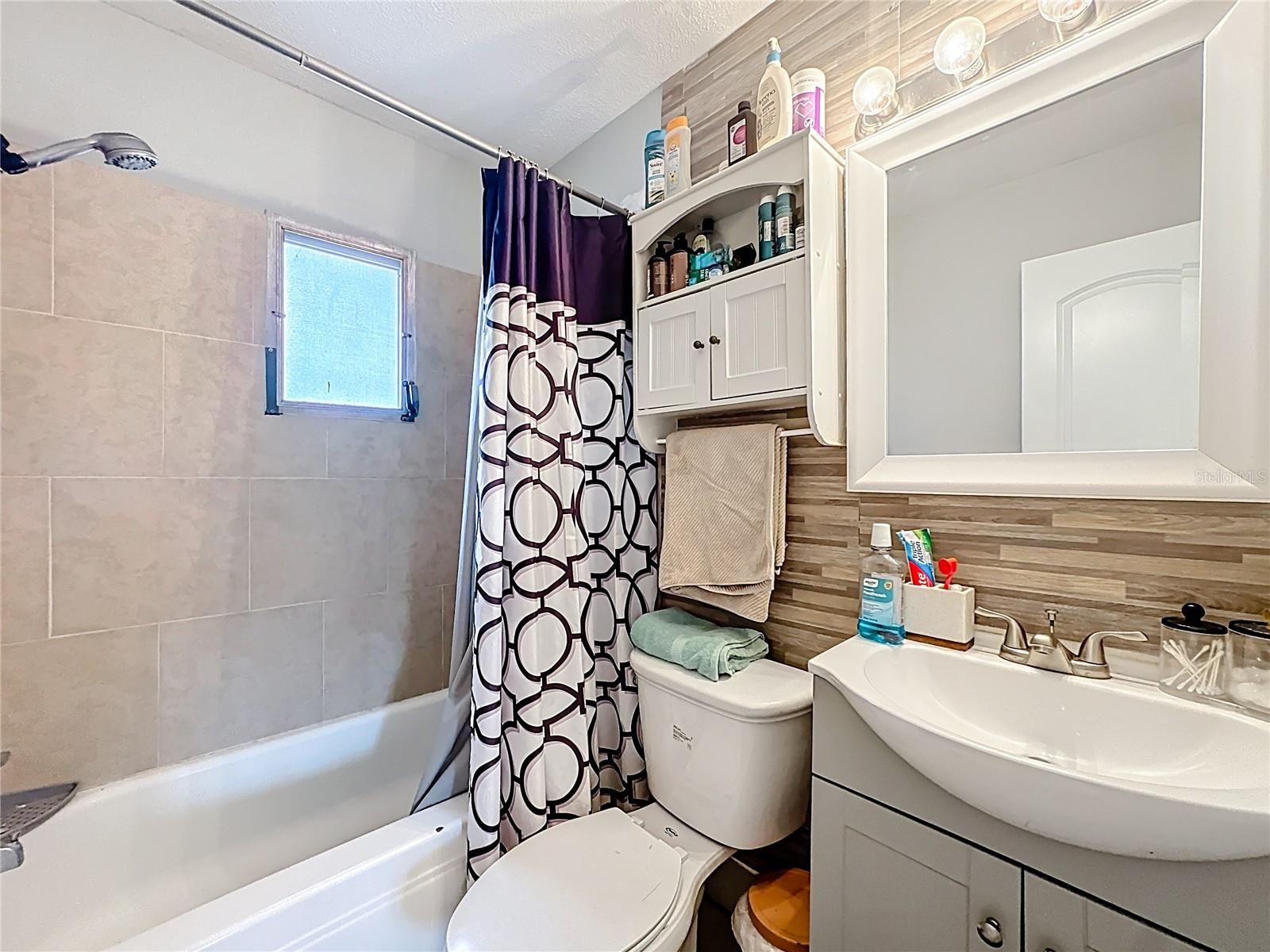 Image 22 of 35 For 741 Hillview Drive