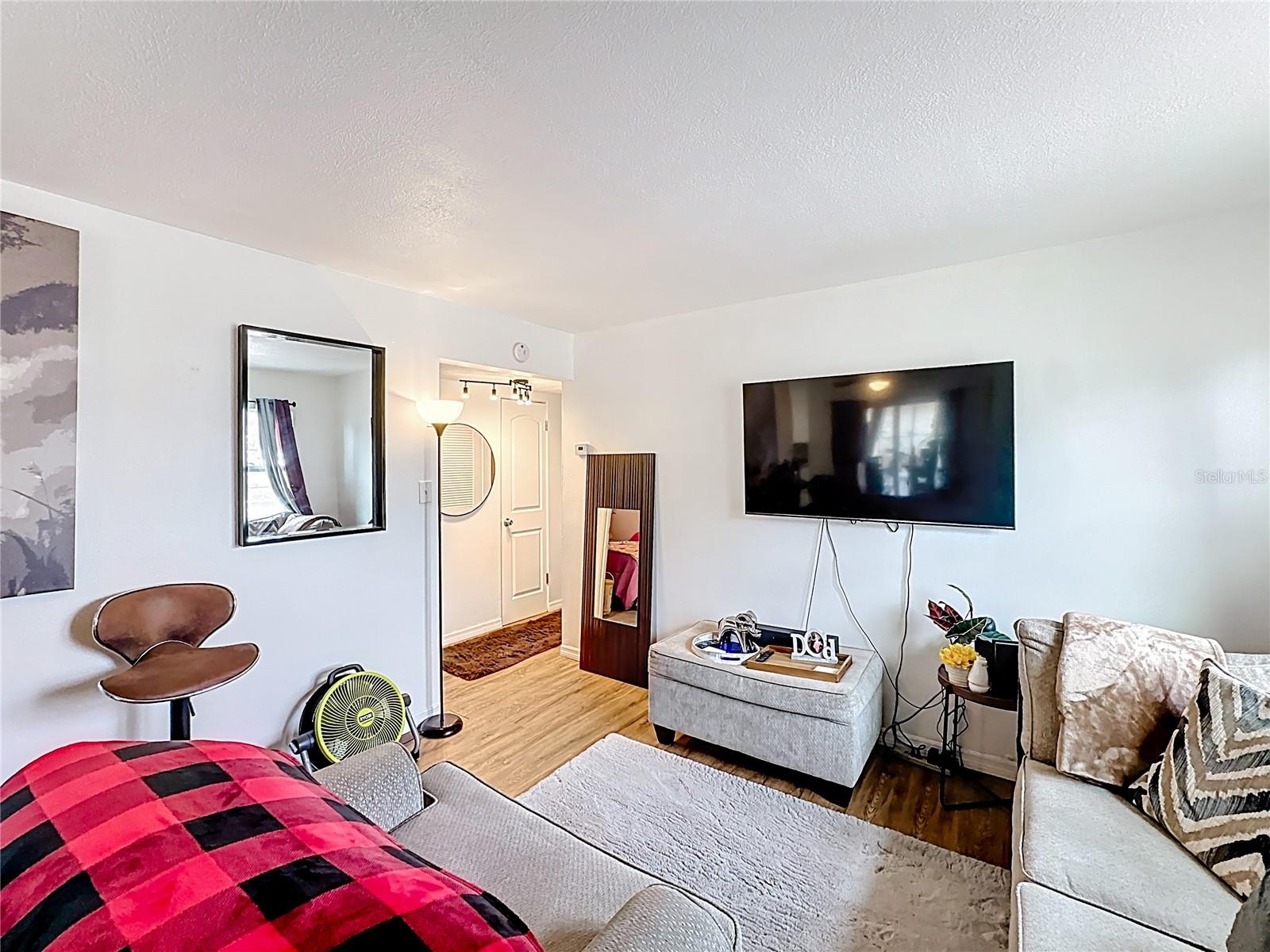 Image 6 of 35 For 741 Hillview Drive