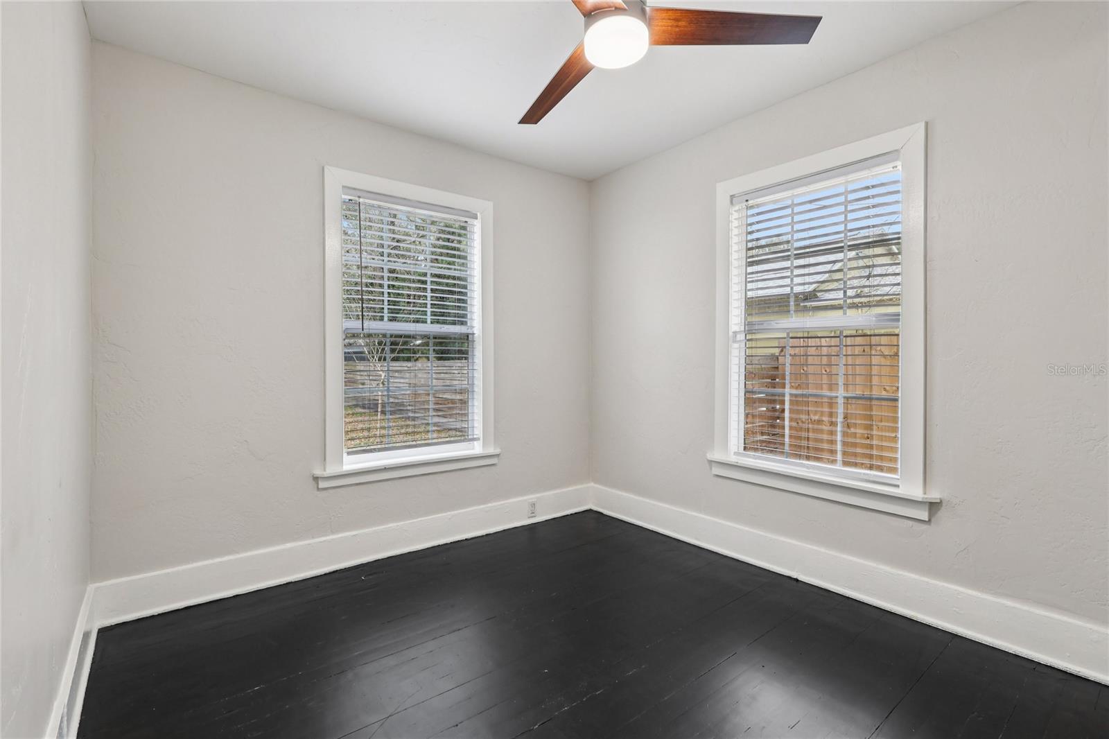 Image 17 of 31 For 137 Grant Street