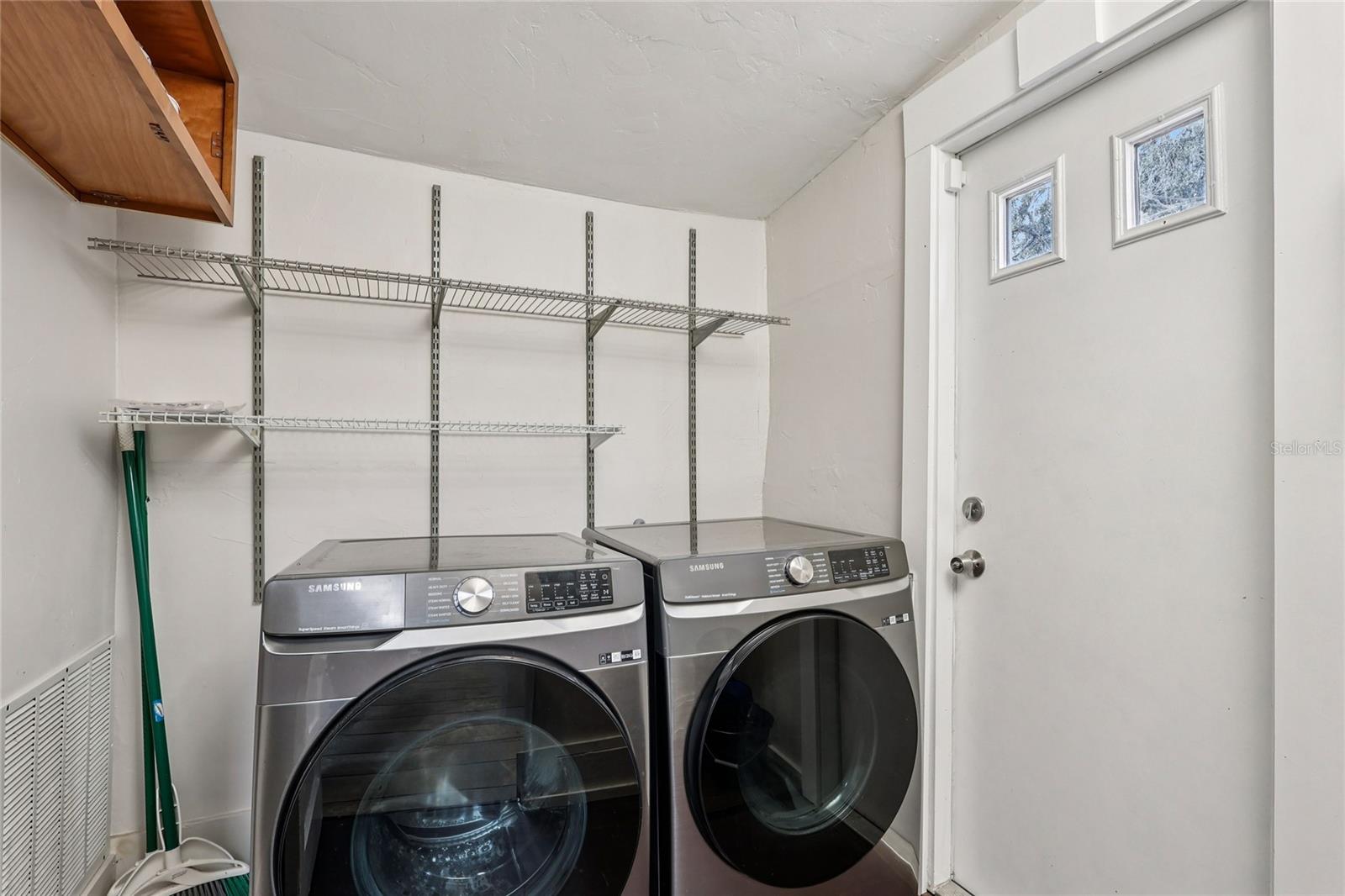 Image 21 of 31 For 137 Grant Street