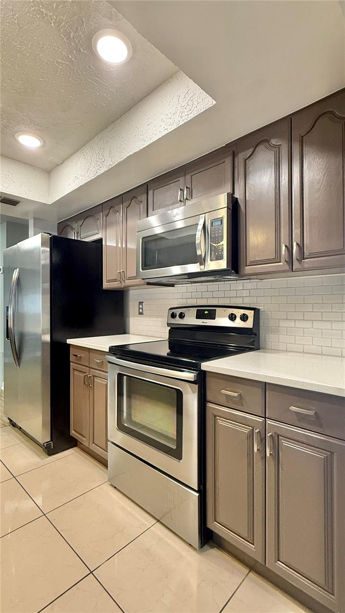 Image 17 of 49 For 2744 Middle Street