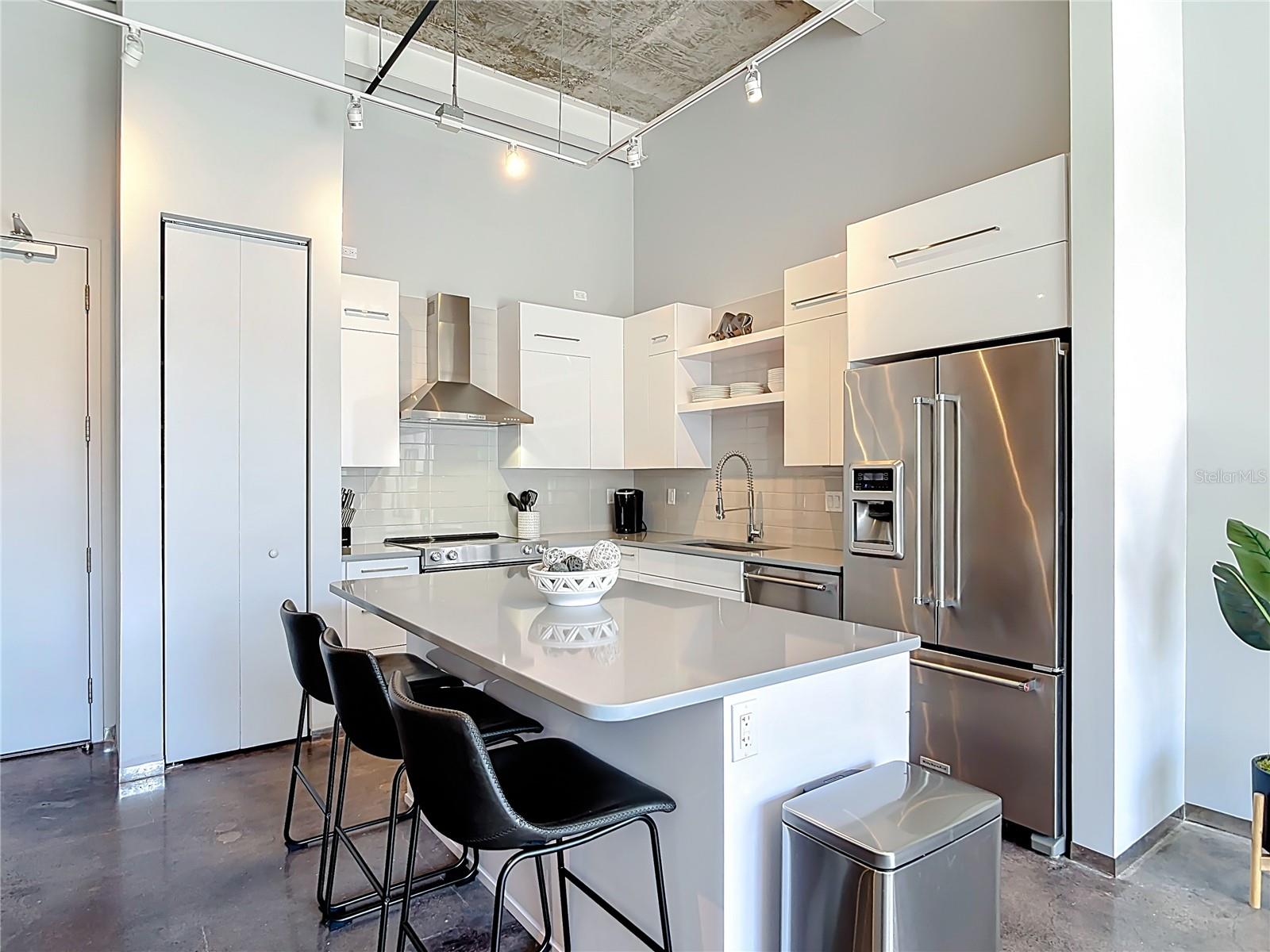 Image 10 of 40 For 302 Broadway Street 240