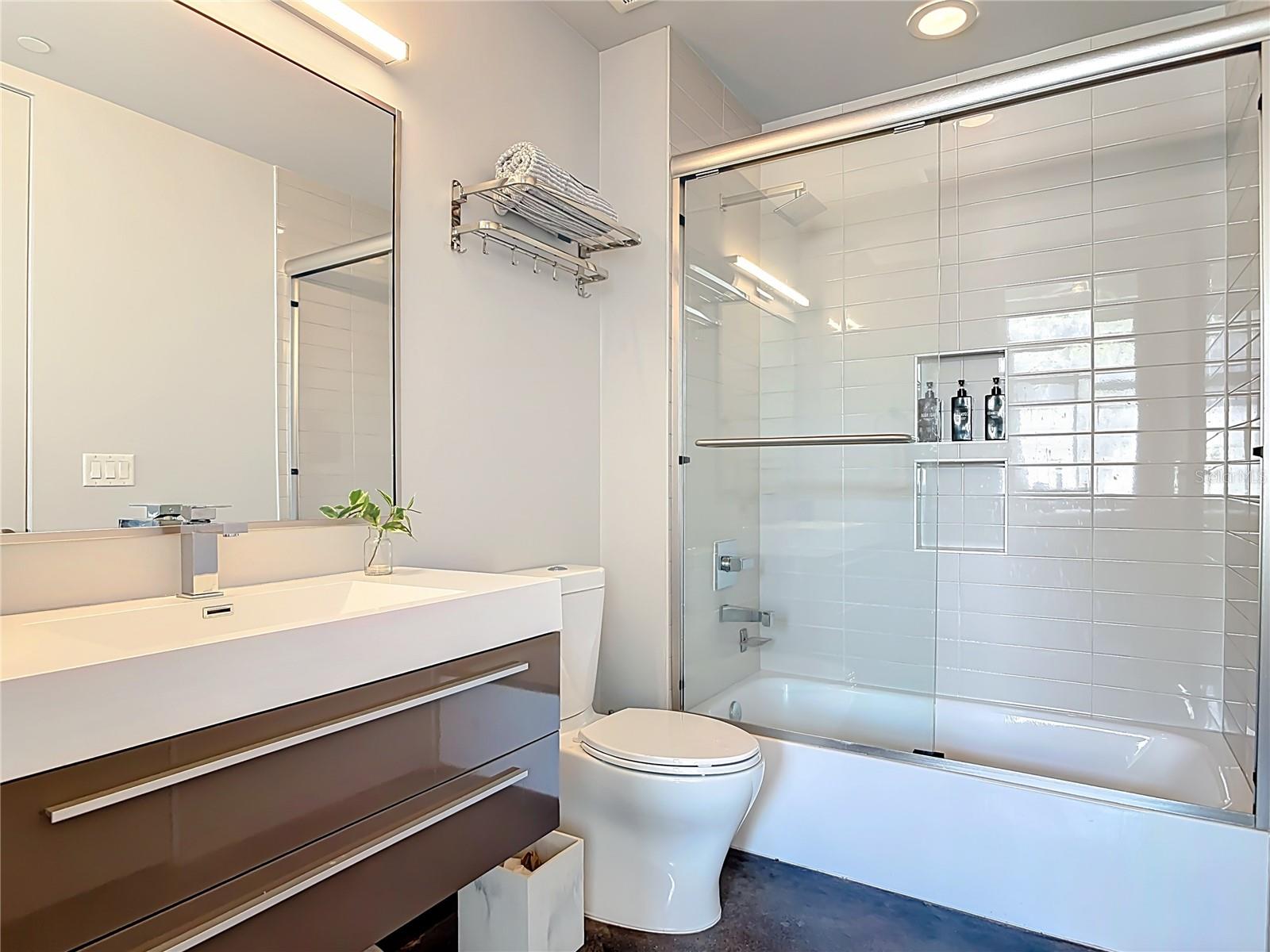 Image 24 of 40 For 302 Broadway Street 240