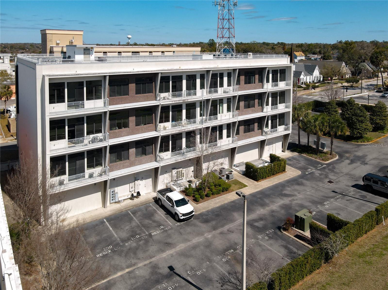 Image 32 of 40 For 302 Broadway Street 240