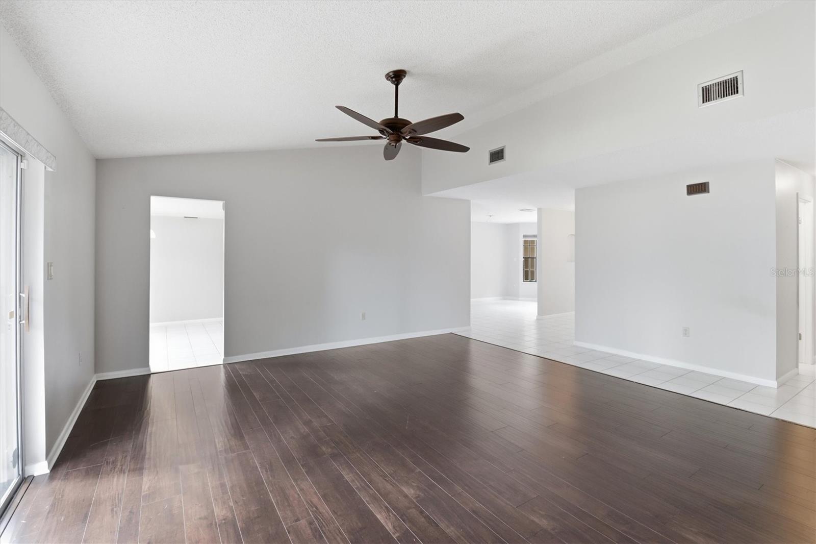 Image 14 of 40 For 219 Hoffman Court