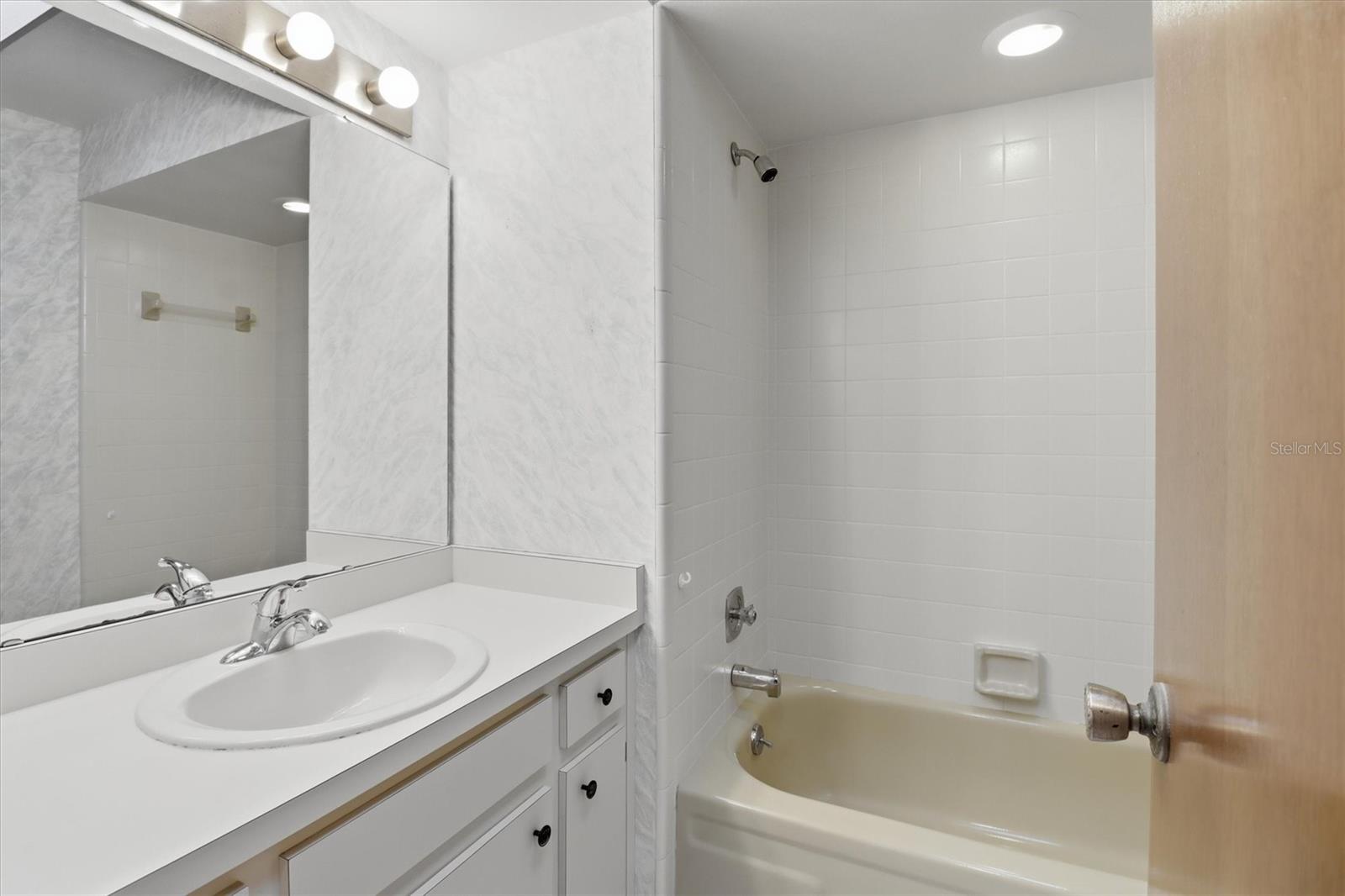 Image 17 of 40 For 219 Hoffman Court