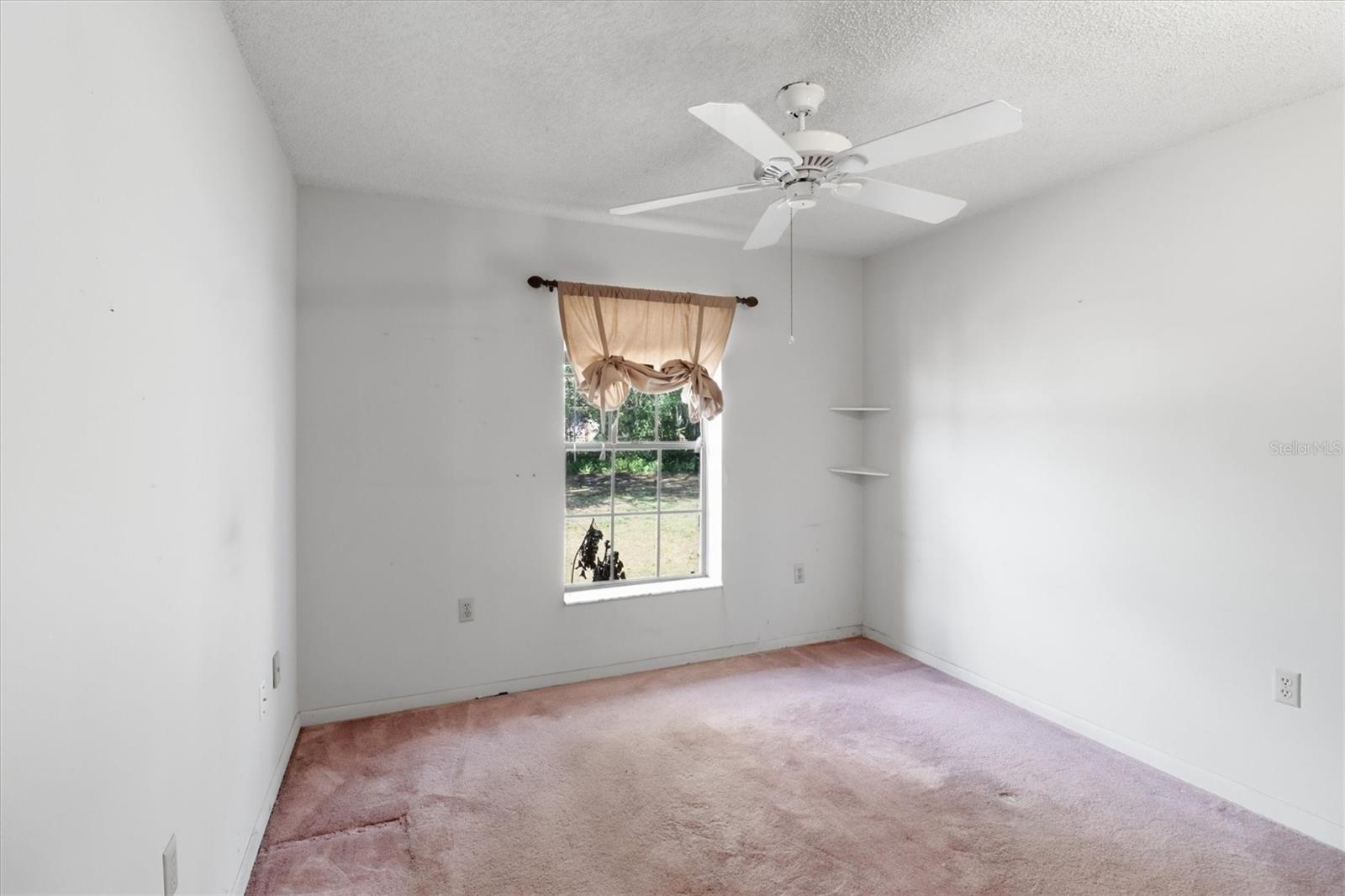 Image 22 of 40 For 219 Hoffman Court