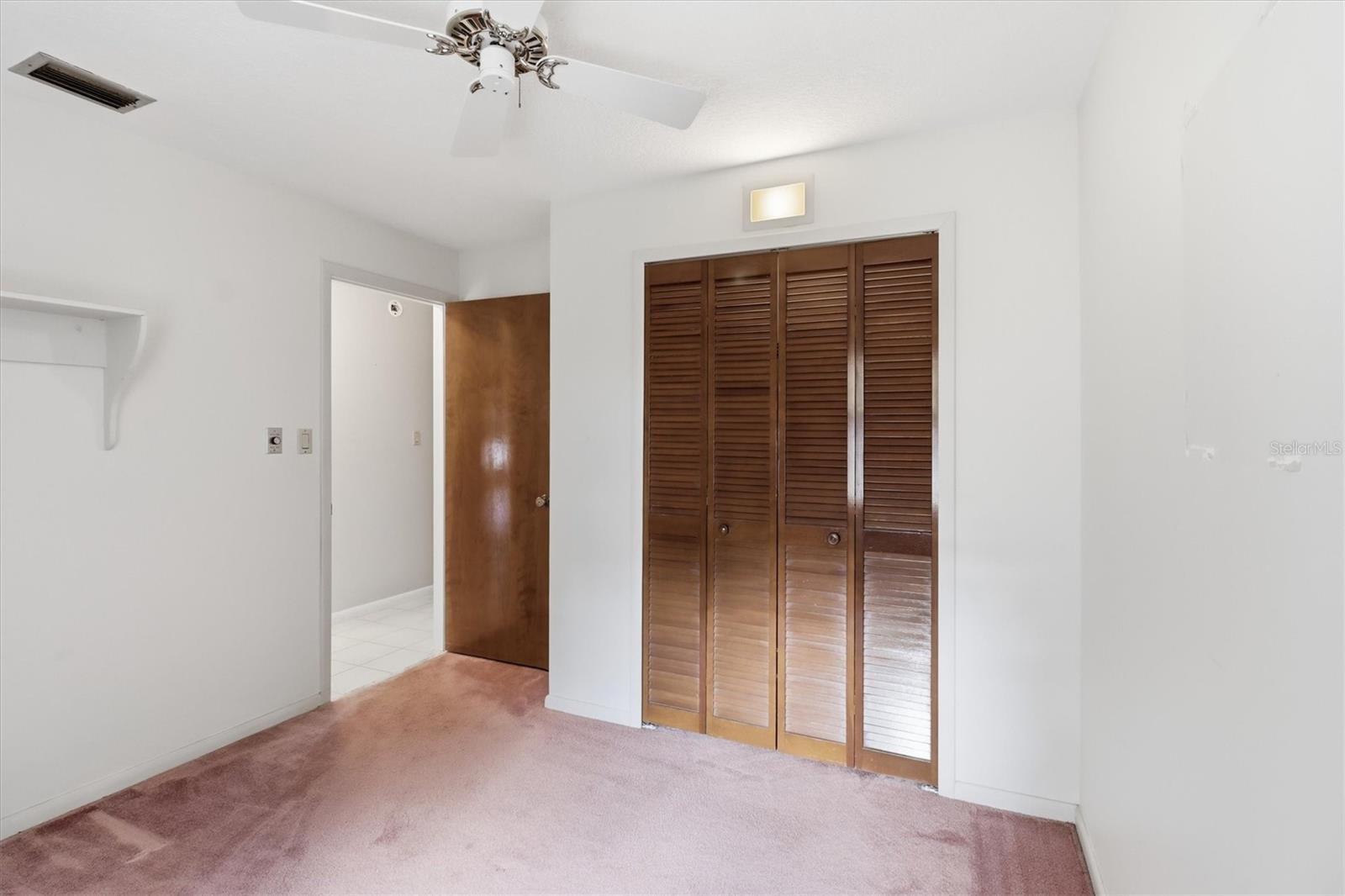 Image 23 of 40 For 219 Hoffman Court