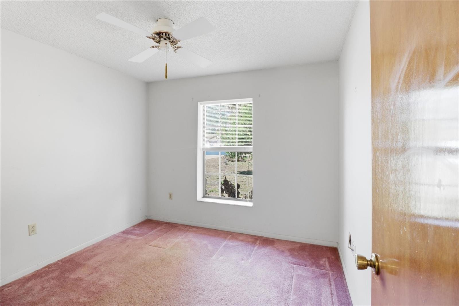 Image 25 of 40 For 219 Hoffman Court