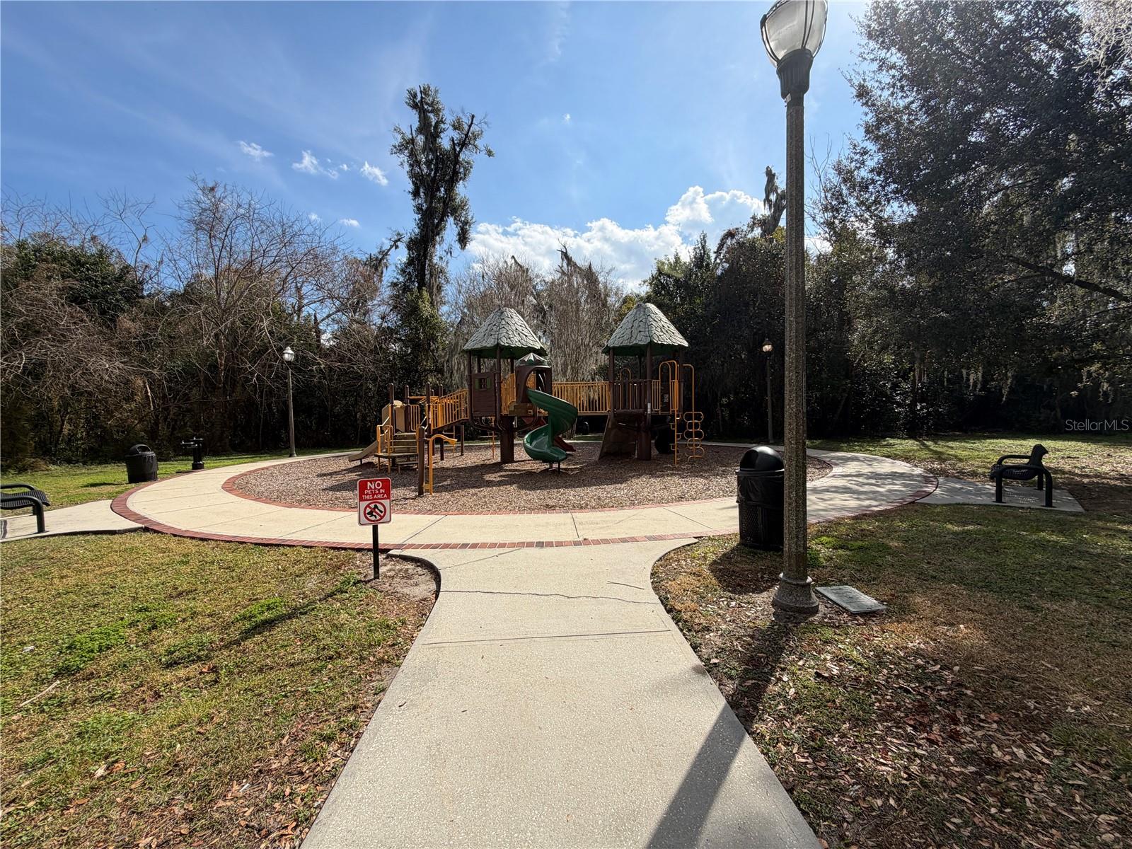 Image 35 of 40 For 219 Hoffman Court