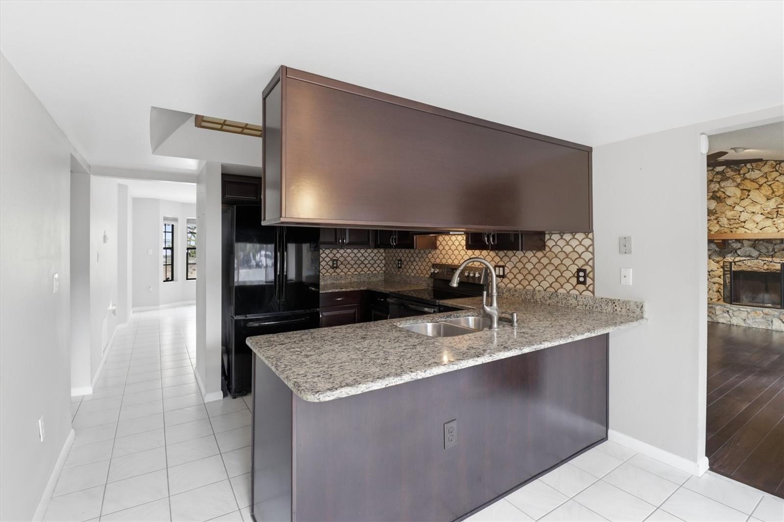 Image 7 of 40 For 219 Hoffman Court