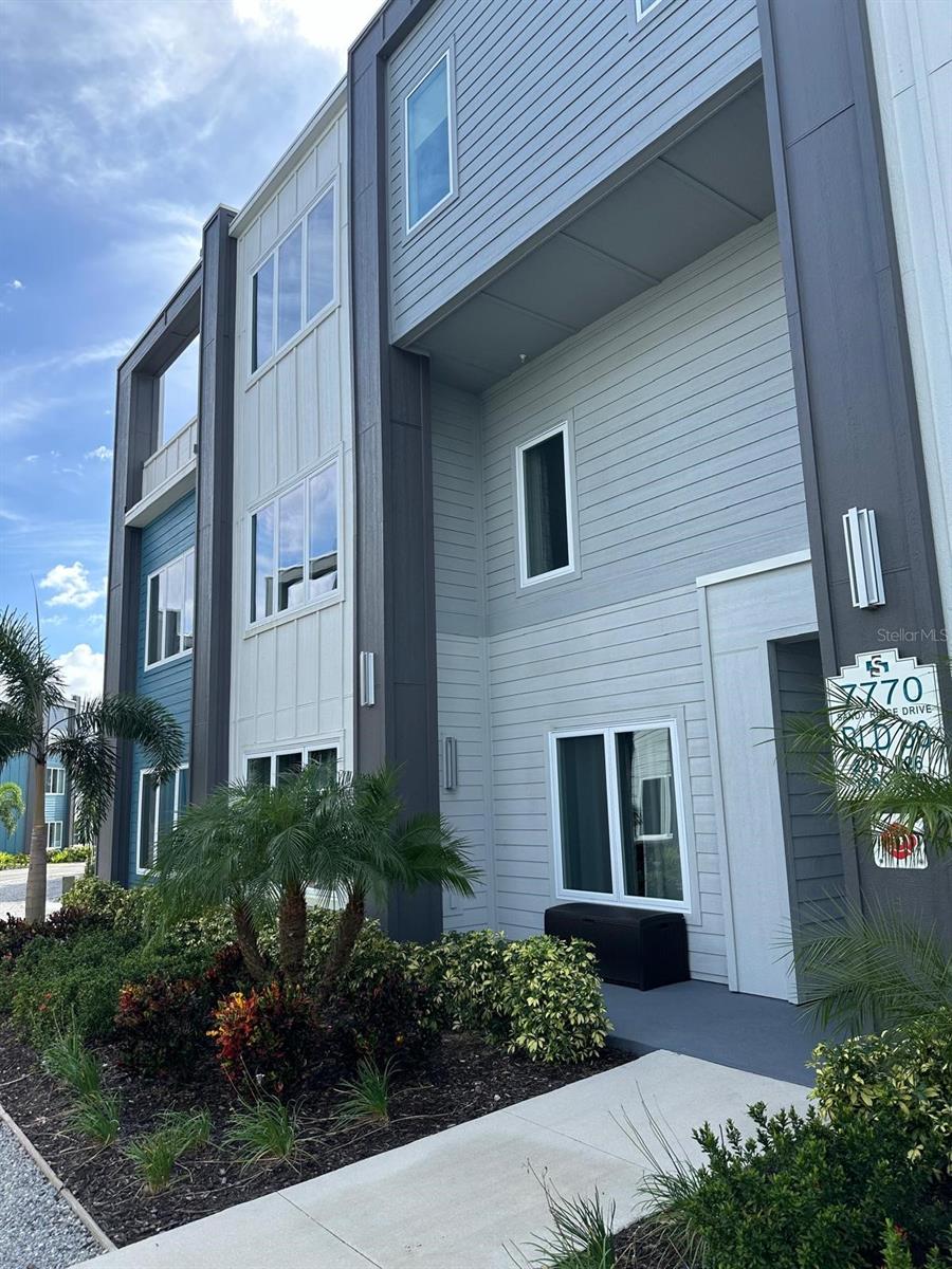 Image 31 of 33 For 7770 Sandy Ridge Drive 126