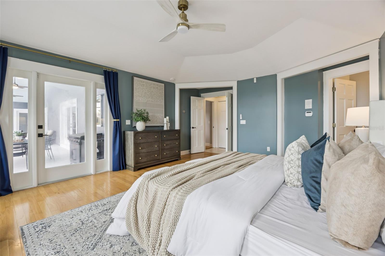 Image 24 of 74 For 14126 Lake Tilden Boulevard