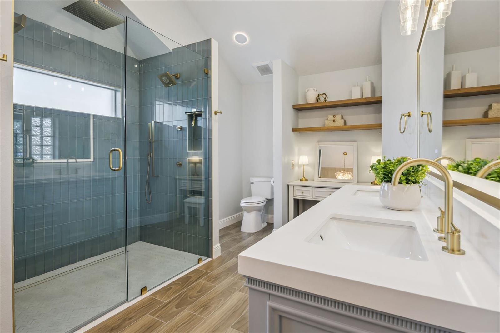 Image 34 of 74 For 14126 Lake Tilden Boulevard