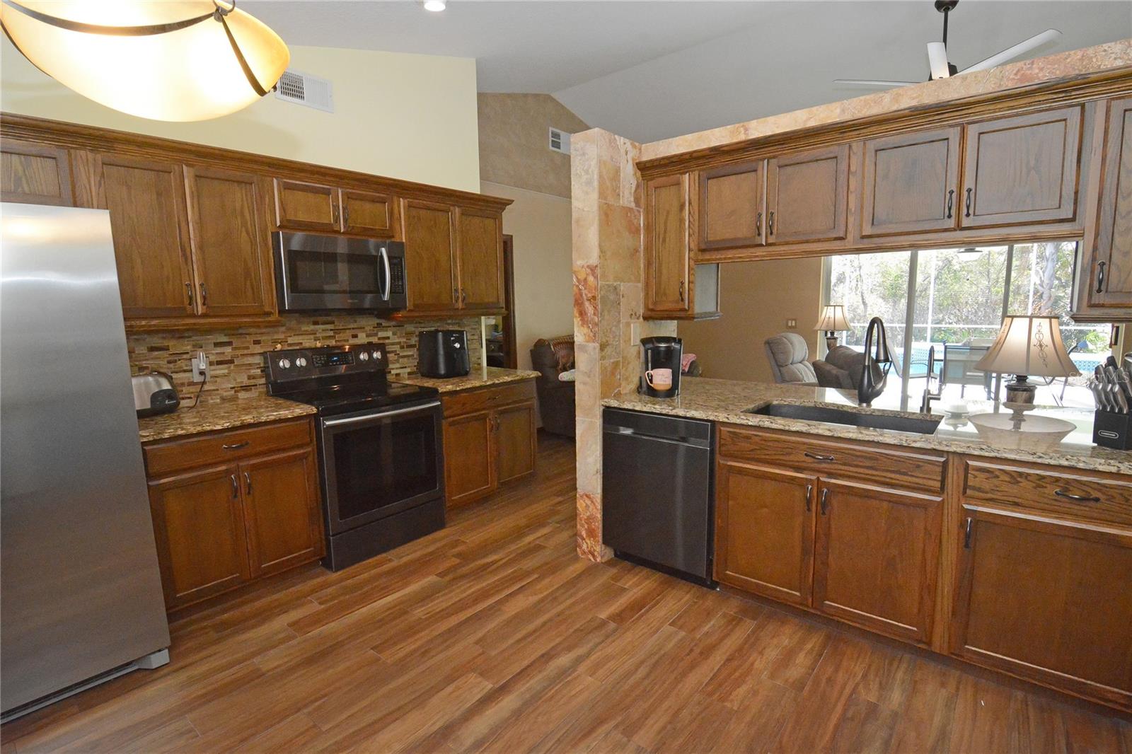 Image 15 of 37 For 19 Spring Ridge Drive