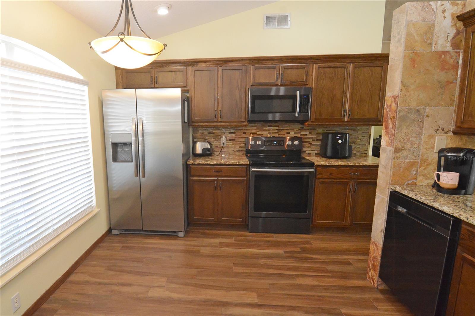 Image 16 of 37 For 19 Spring Ridge Drive