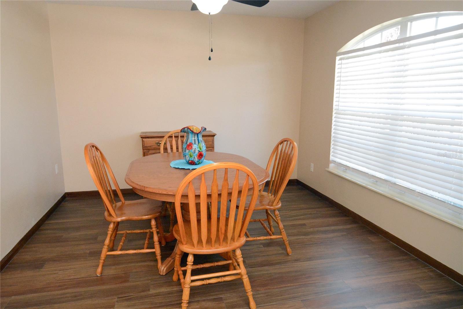 Image 25 of 37 For 19 Spring Ridge Drive