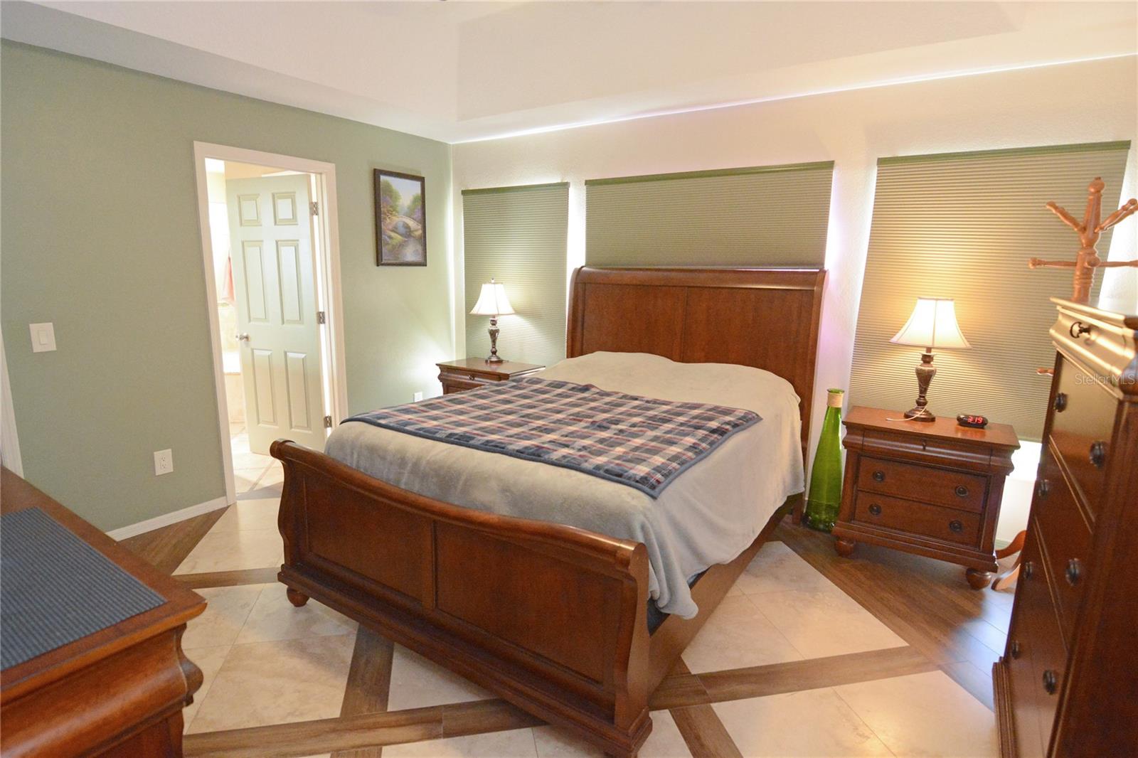 Image 27 of 37 For 19 Spring Ridge Drive