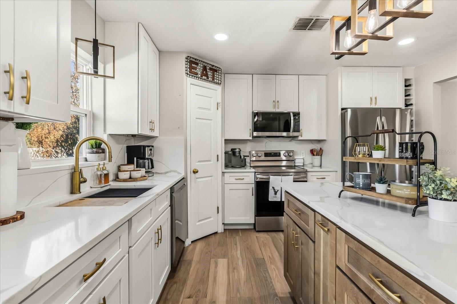 Image 21 of 59 For 7554 Lake Andrea Circle