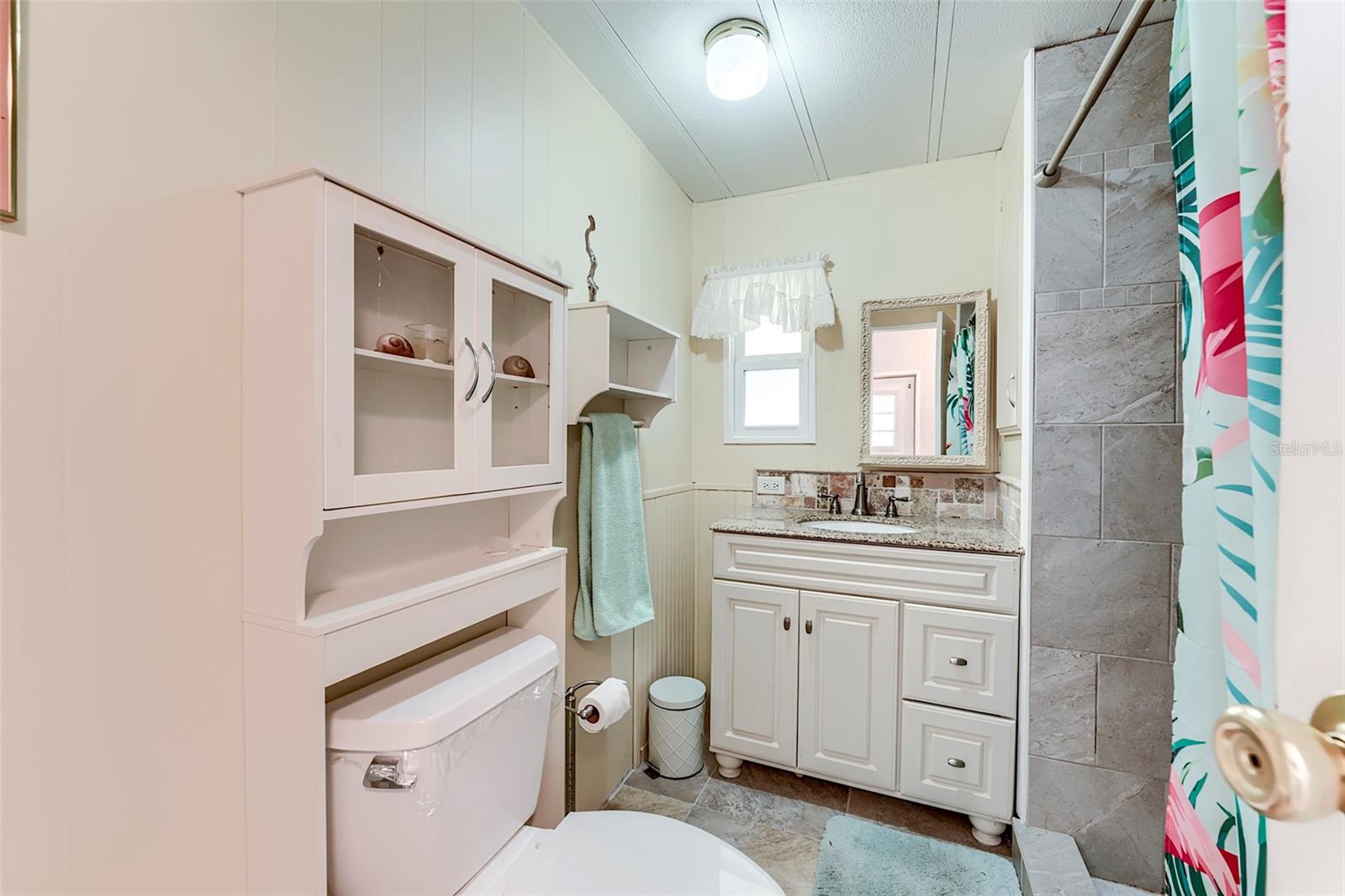 Image 10 of 38 For 24631 Seas Boulevard