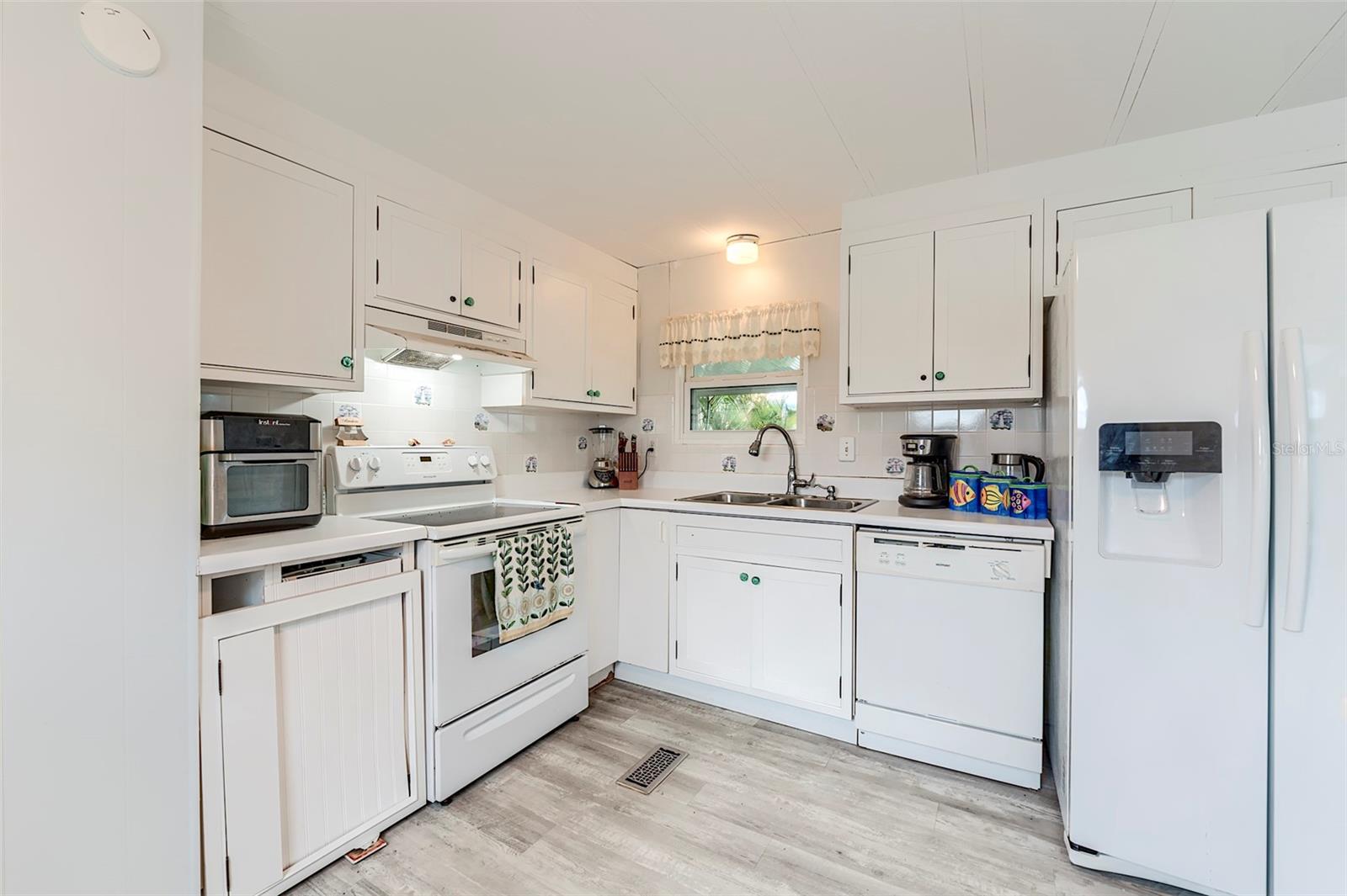 Image 12 of 38 For 24631 Seas Boulevard