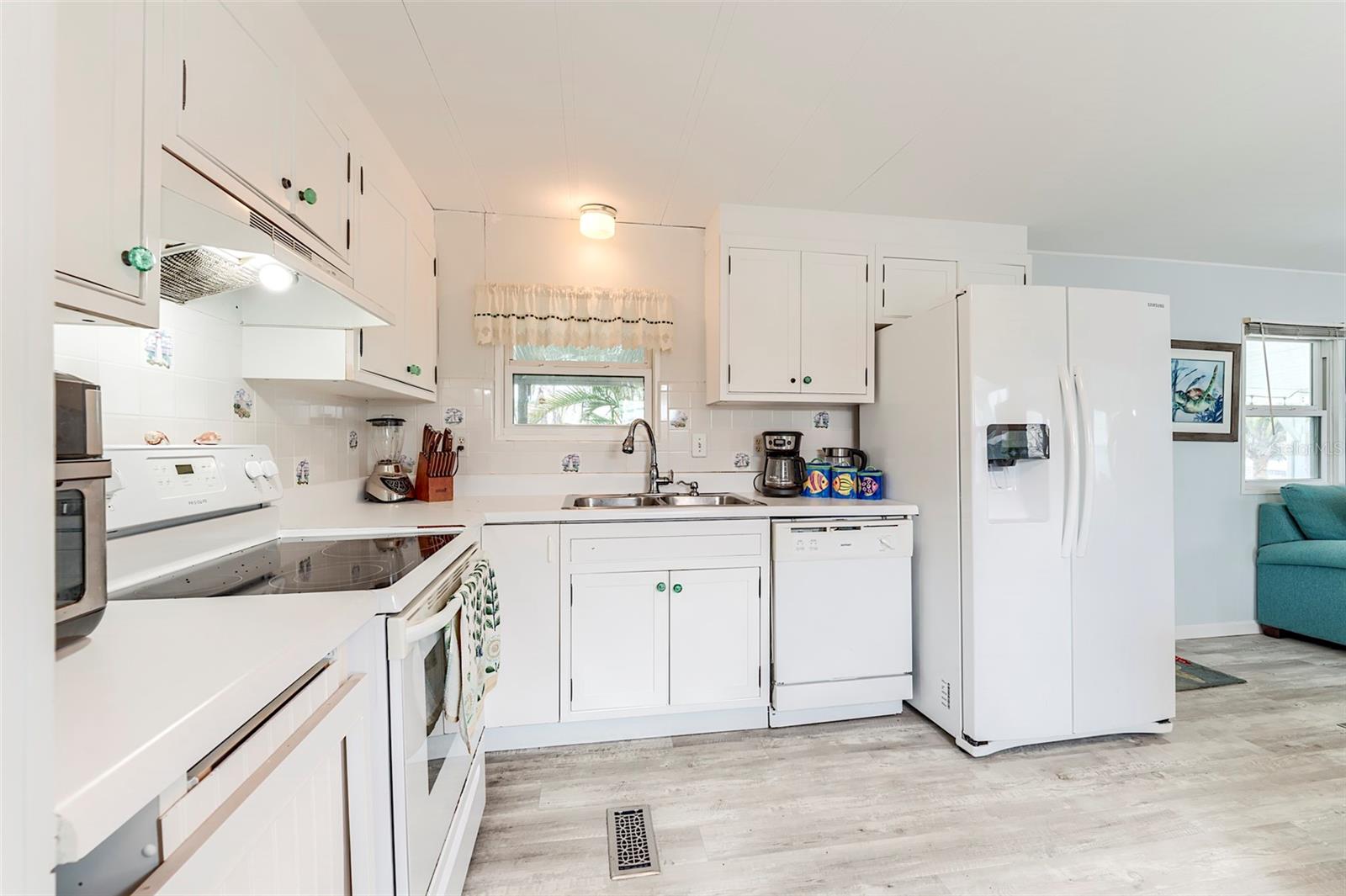 Image 15 of 38 For 24631 Seas Boulevard