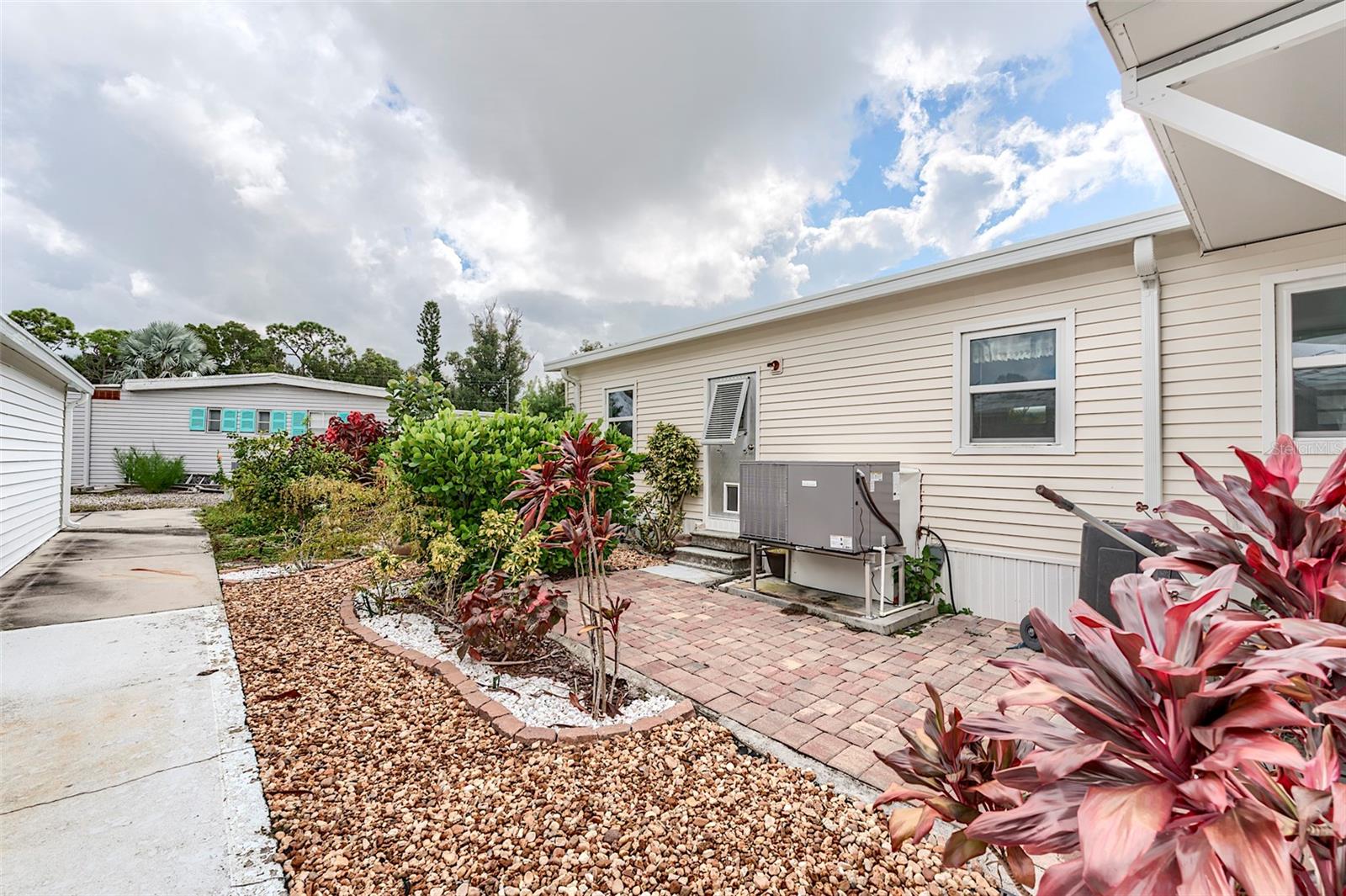 Image 2 of 38 For 24631 Seas Boulevard