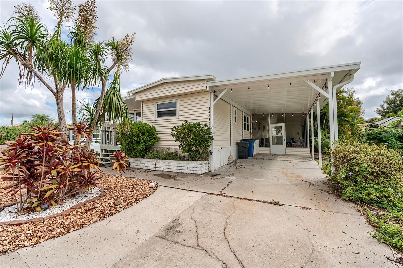 Image 27 of 38 For 24631 Seas Boulevard