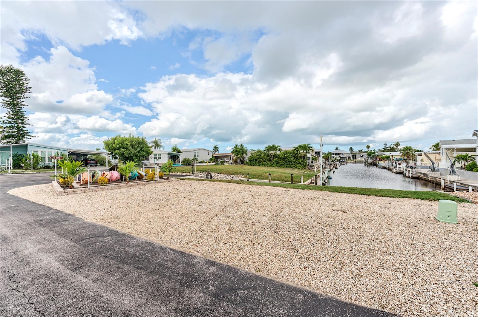 Image 36 of 38 For 24631 Seas Boulevard