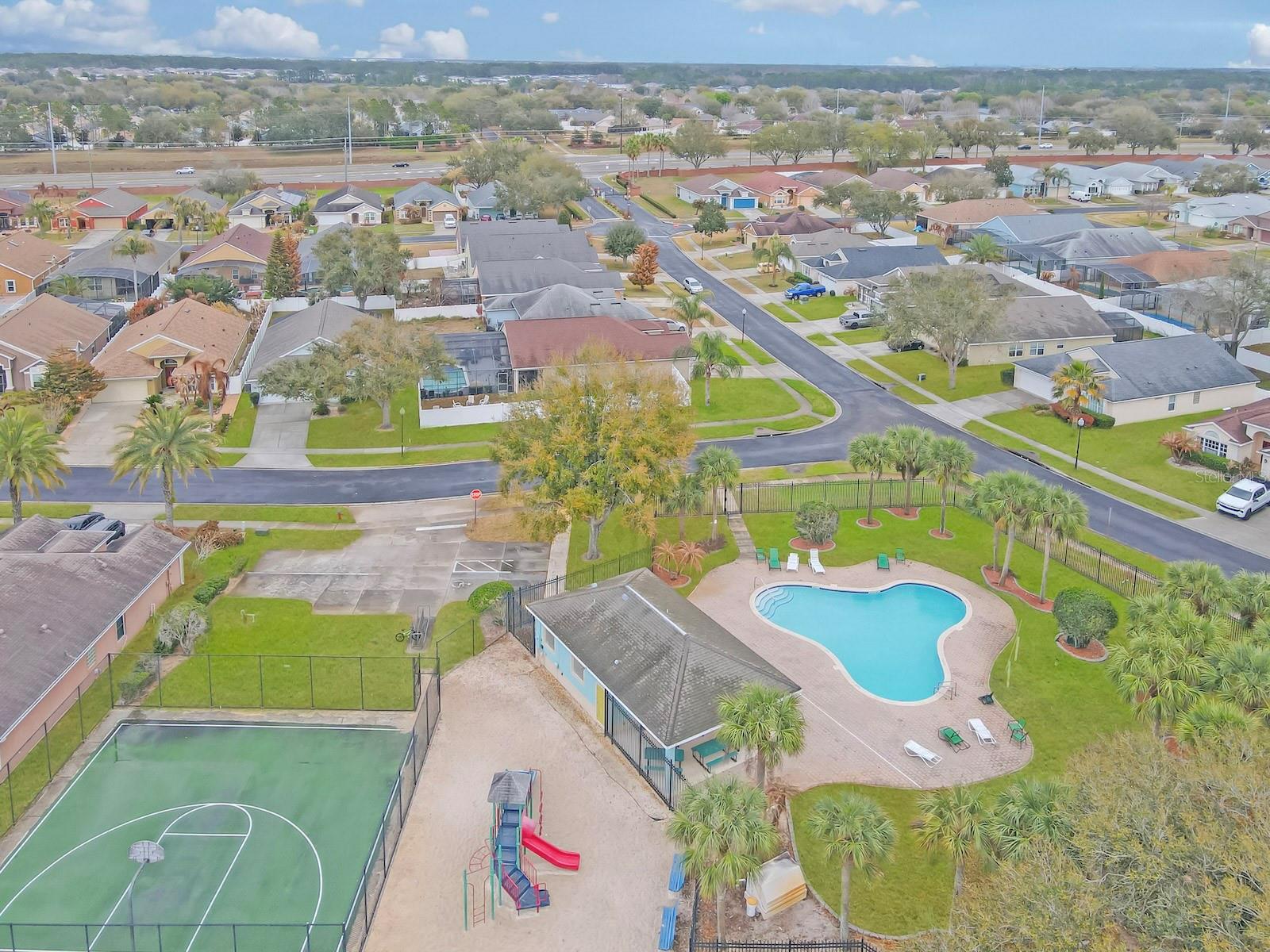 Image 13 of 47 For 15434 Markham Drive