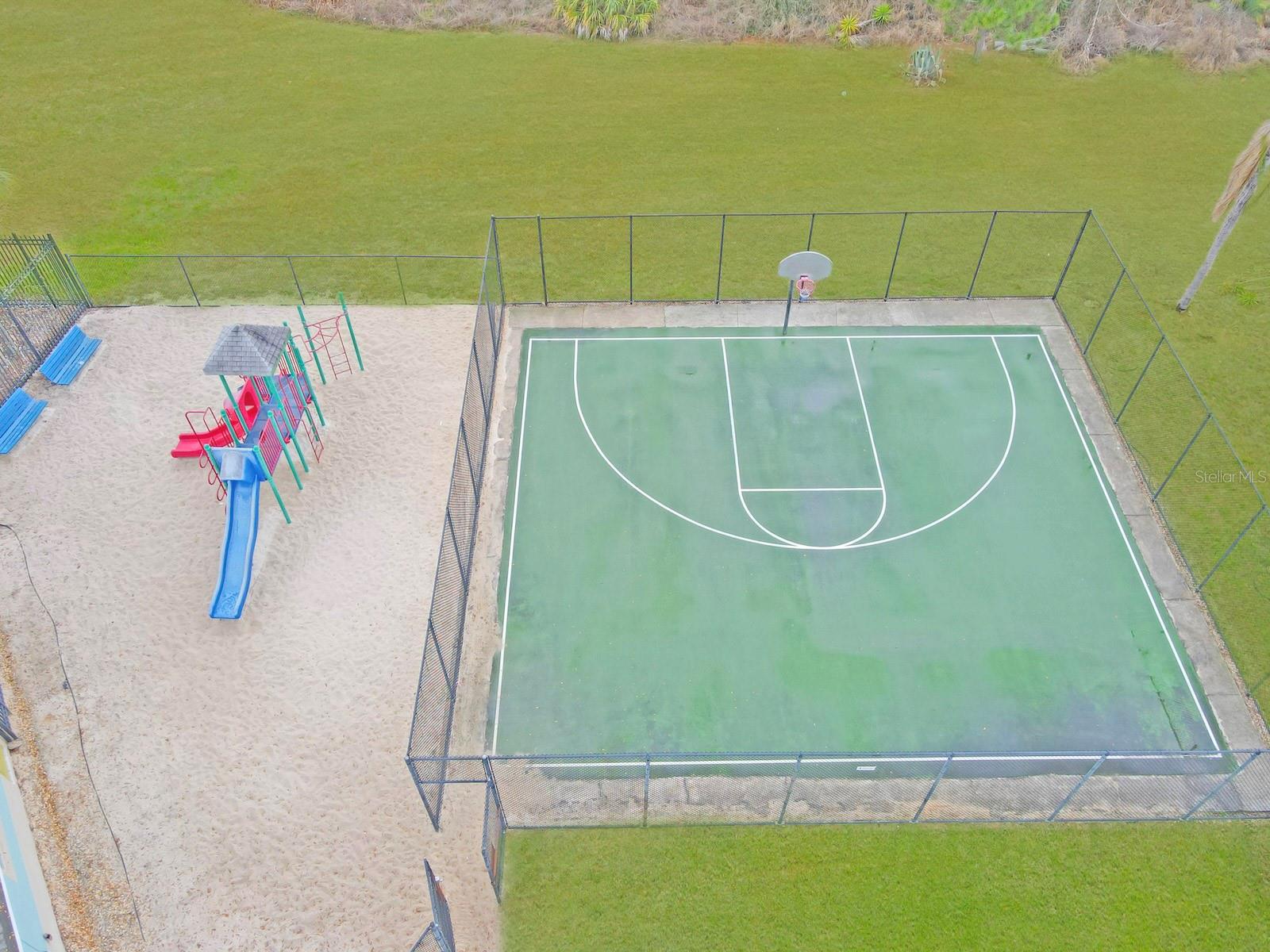 Image 15 of 47 For 15434 Markham Drive