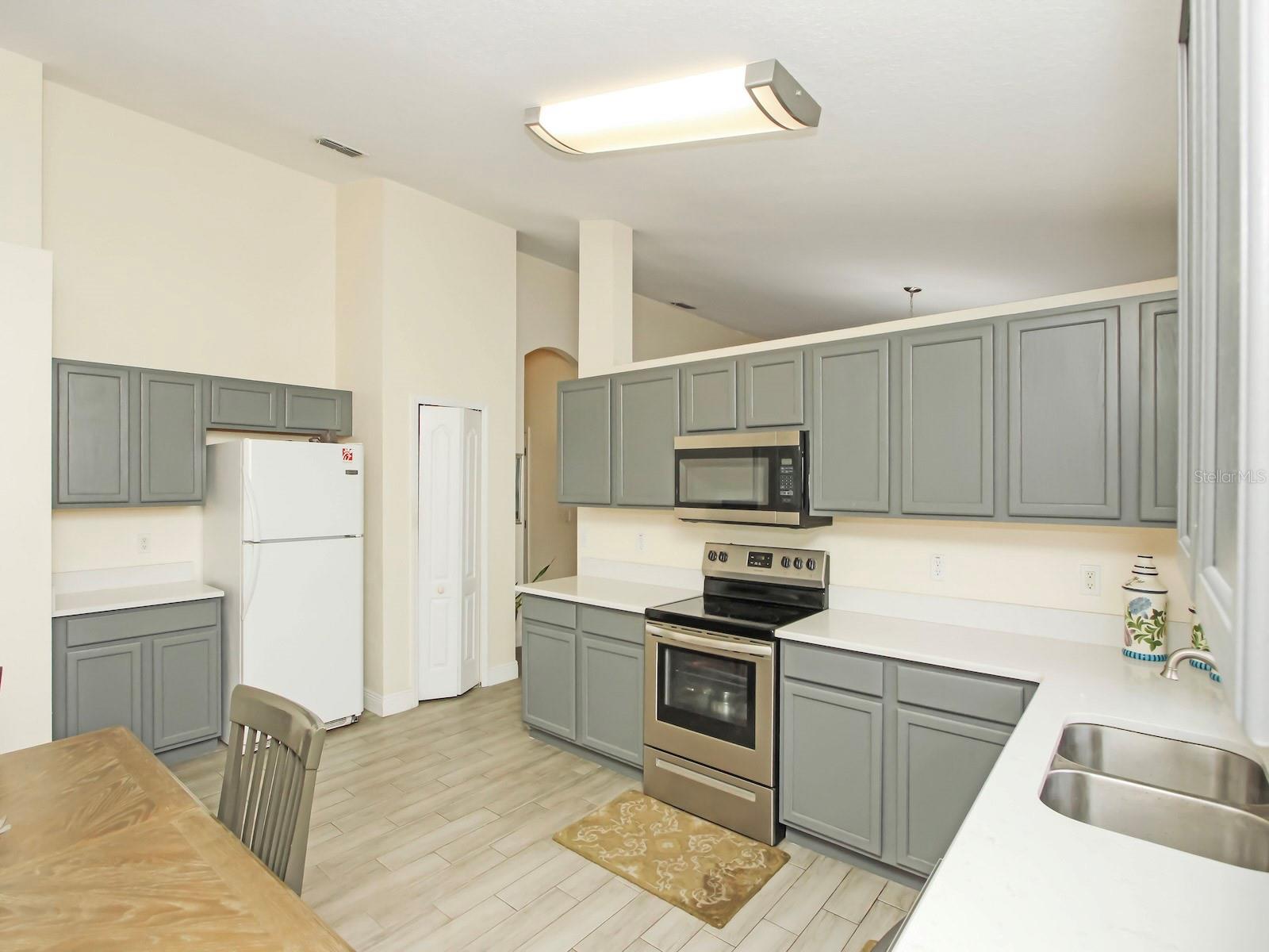 Image 23 of 47 For 15434 Markham Drive