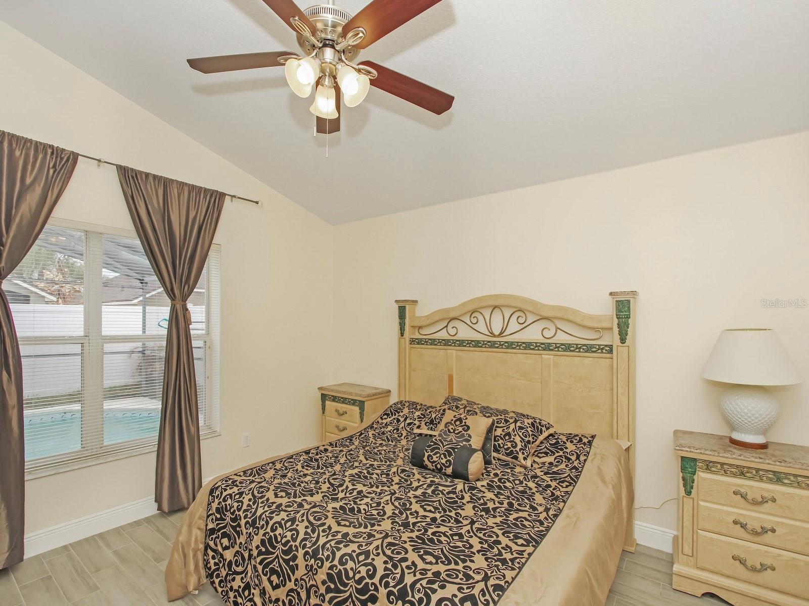 Image 29 of 47 For 15434 Markham Drive