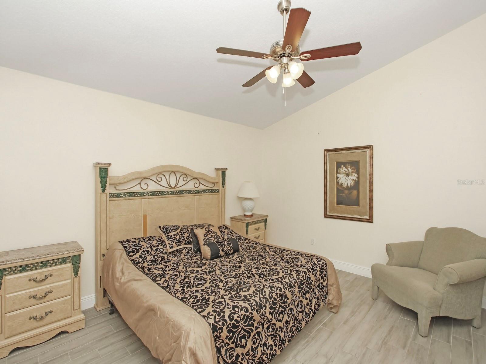 Image 30 of 47 For 15434 Markham Drive