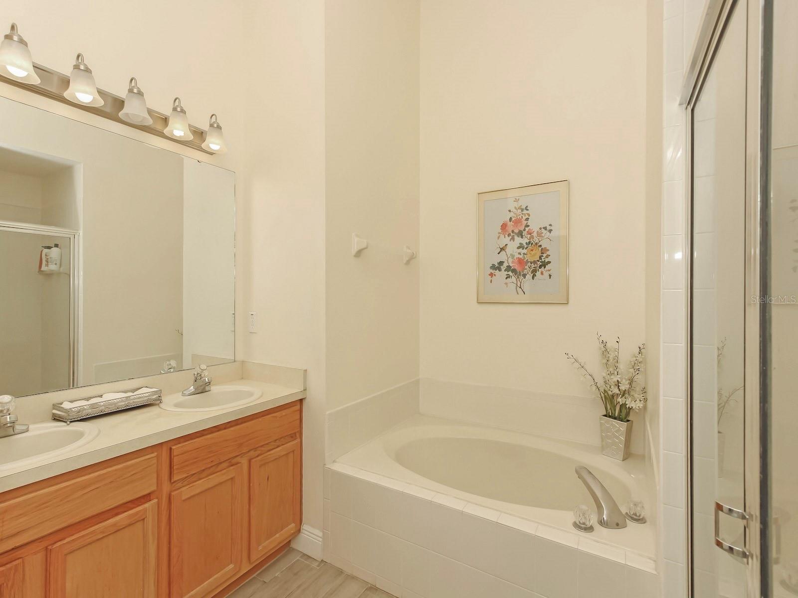 Image 34 of 47 For 15434 Markham Drive