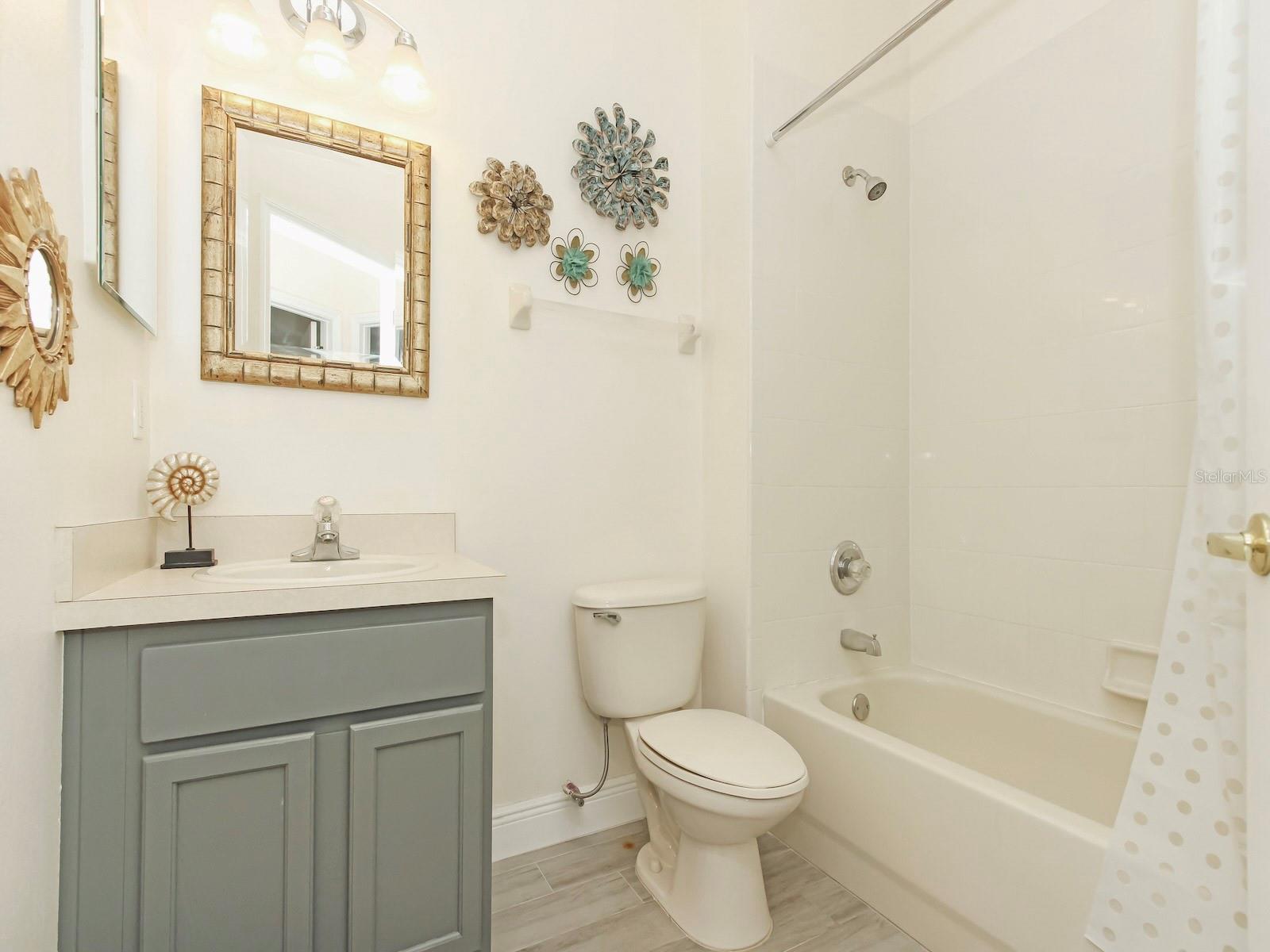 Image 37 of 47 For 15434 Markham Drive