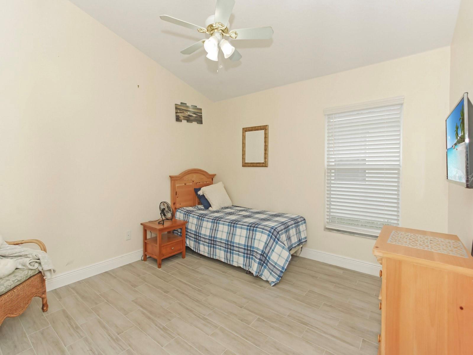 Image 42 of 47 For 15434 Markham Drive