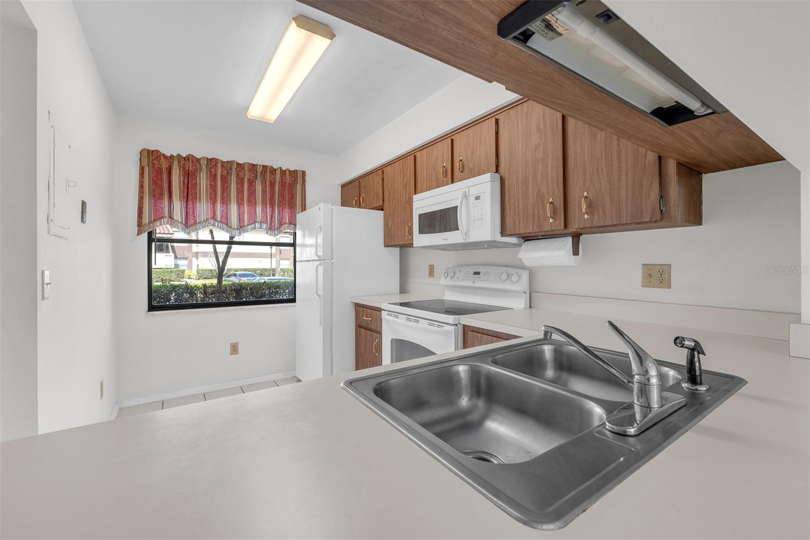 Image 8 of 24 For 3237 Candle Ridge Drive 103