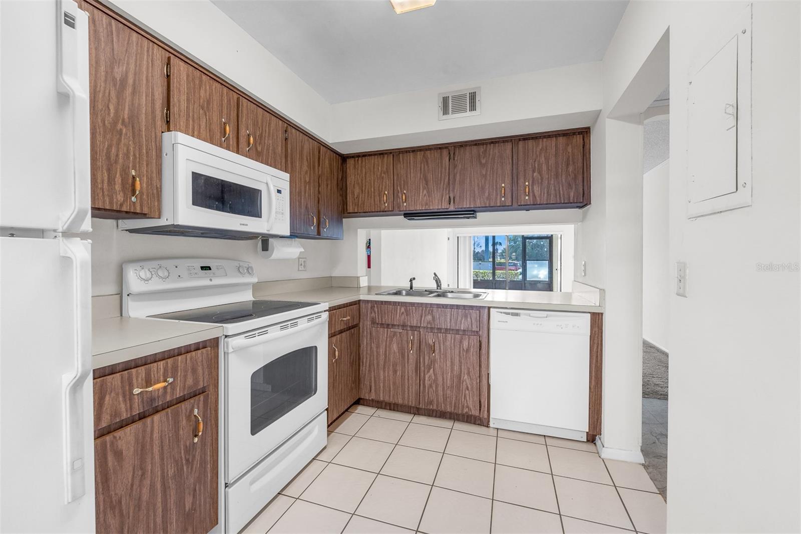 Image 9 of 24 For 3237 Candle Ridge Drive 103