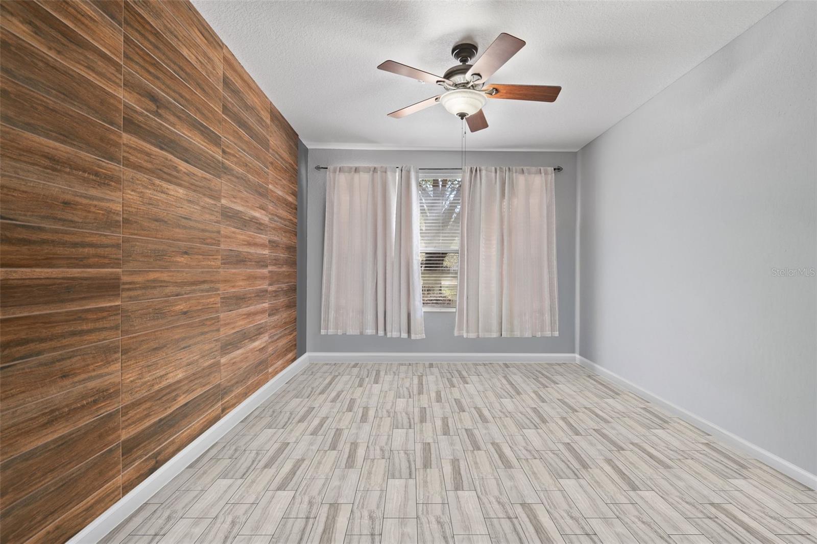 Image 19 of 28 For 2595 Metro Sevilla Drive 103