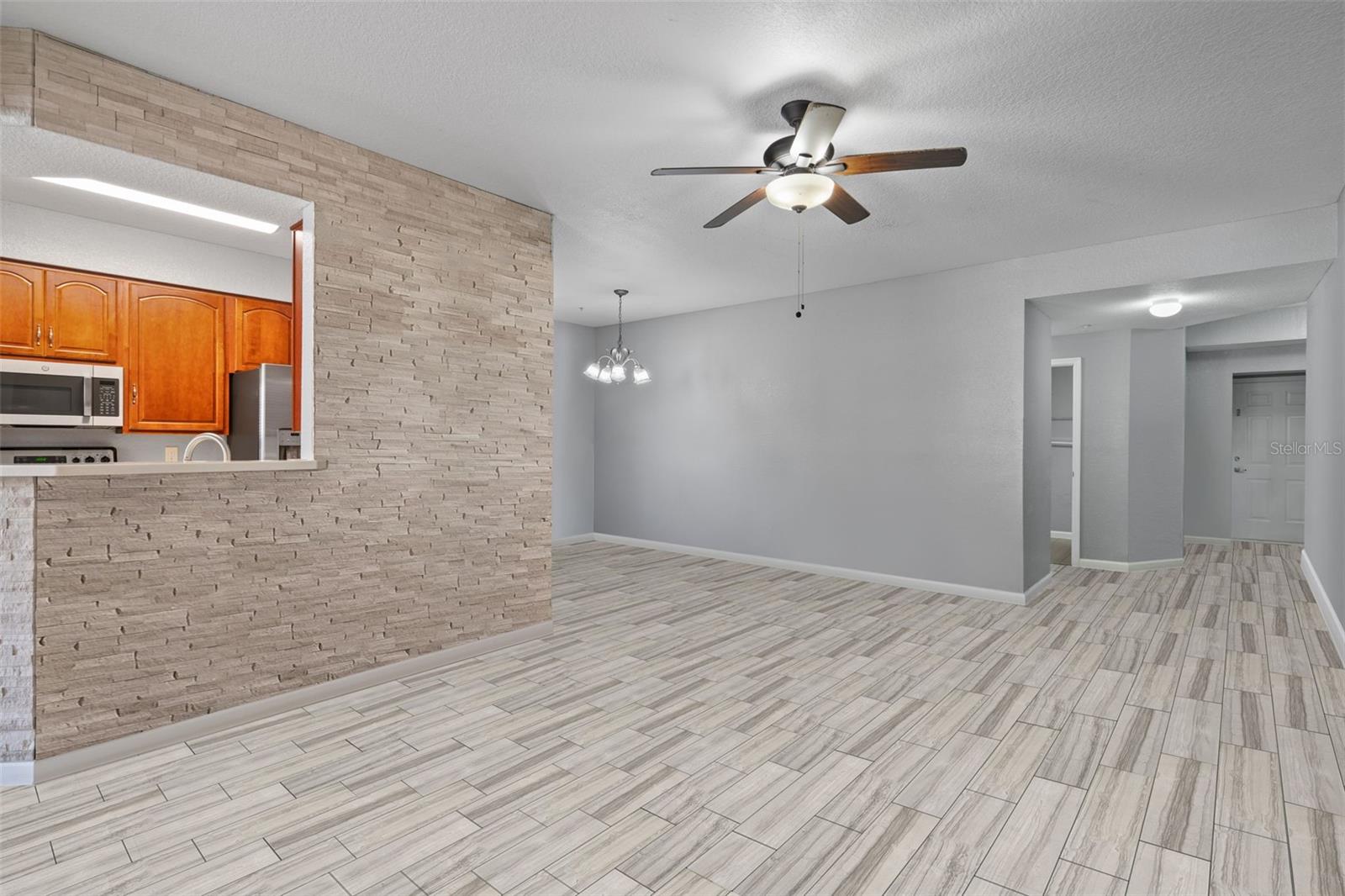 Image 7 of 28 For 2595 Metro Sevilla Drive 103